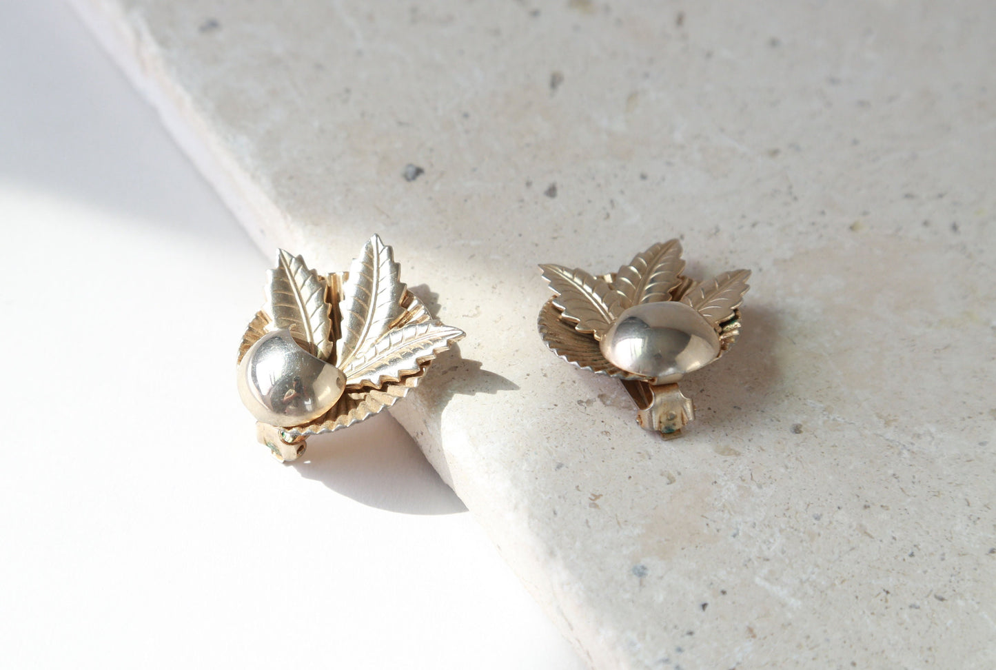 80s gold statement earrings | vintage 1980s gold clip on earrings | tropical earrings