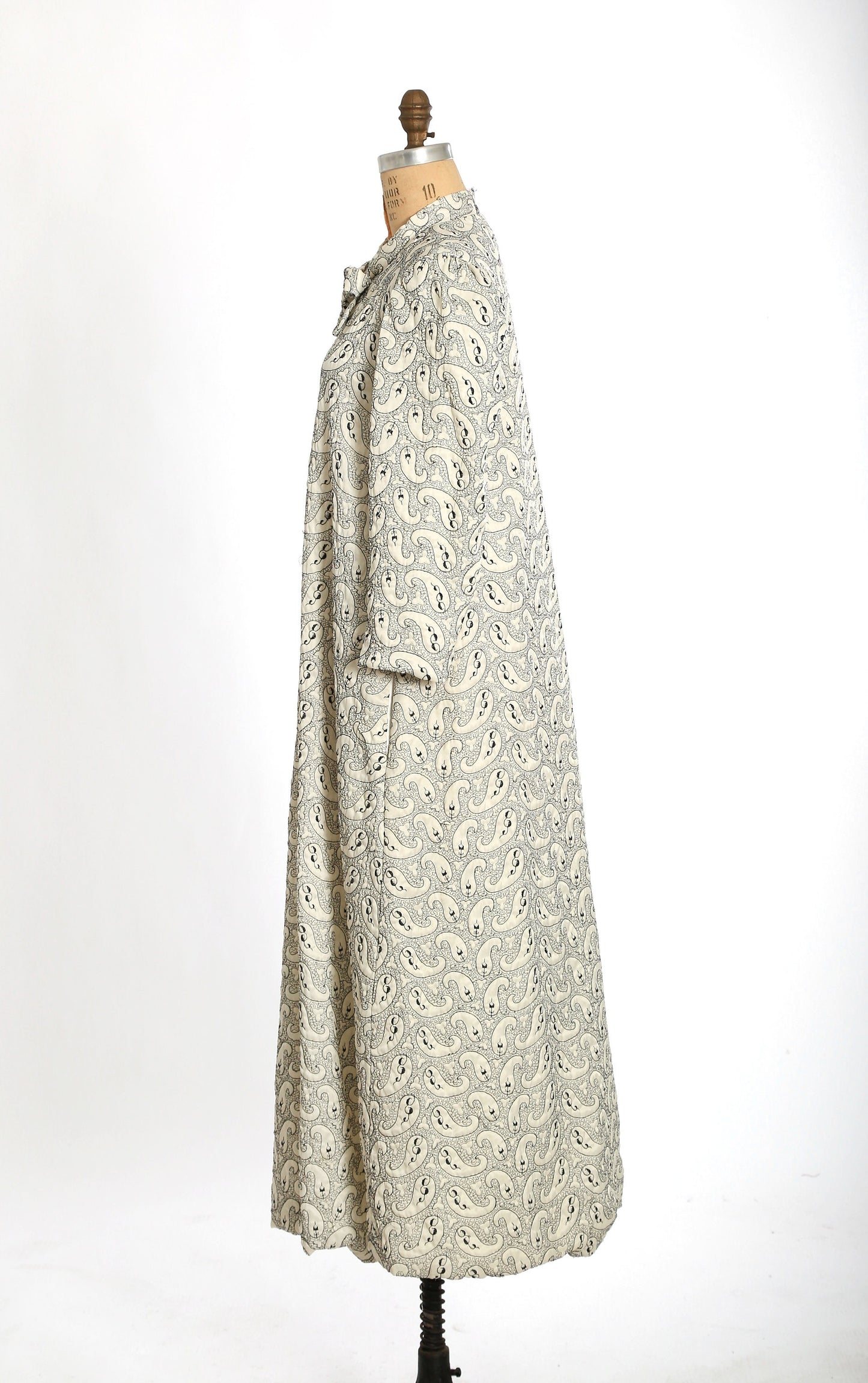 60s house coat robe | Vintage 1960s Matej for Odette Barsa embroidered paisley house coat