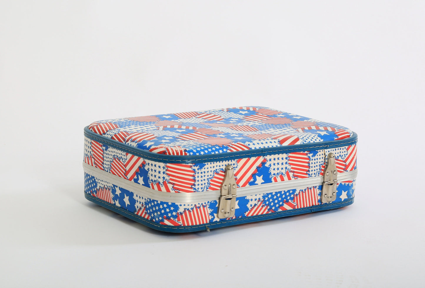 Vintage 1960s American flag suitcase | Americana carry on