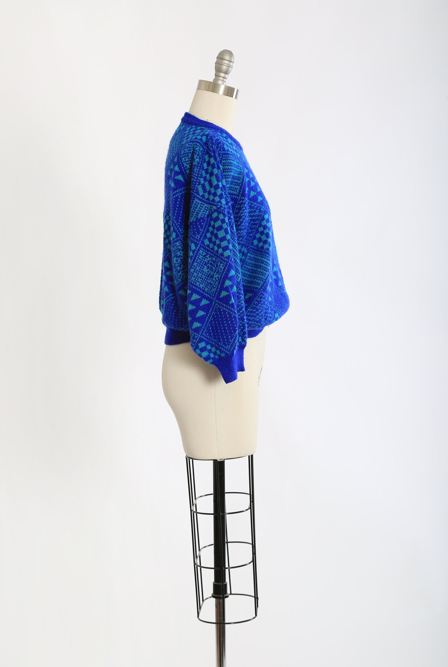 Vintage 80s blue geometric sloutchy knit sweater