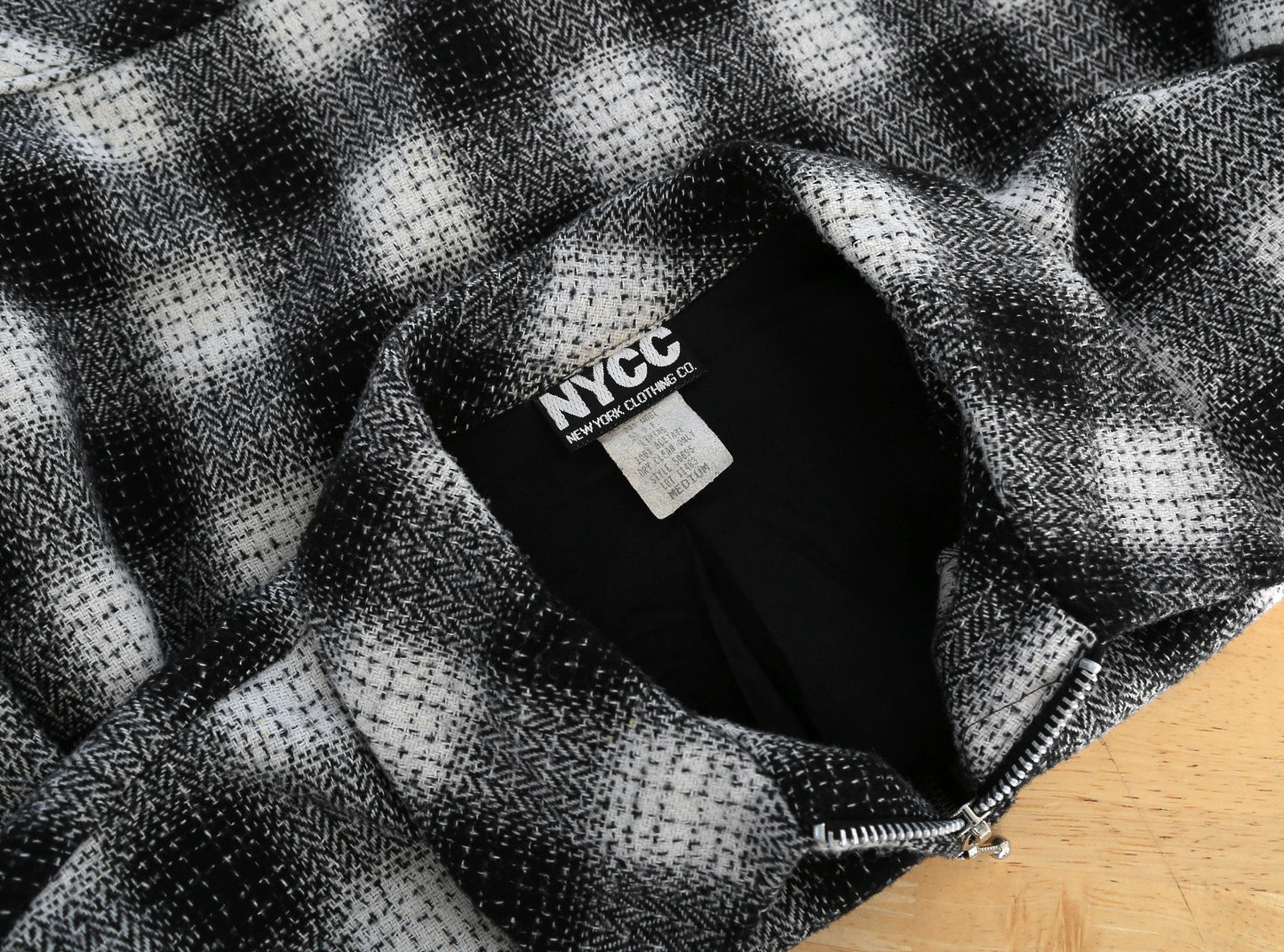 Vintage 90s NYCC black + white cropped woven plaid jacket