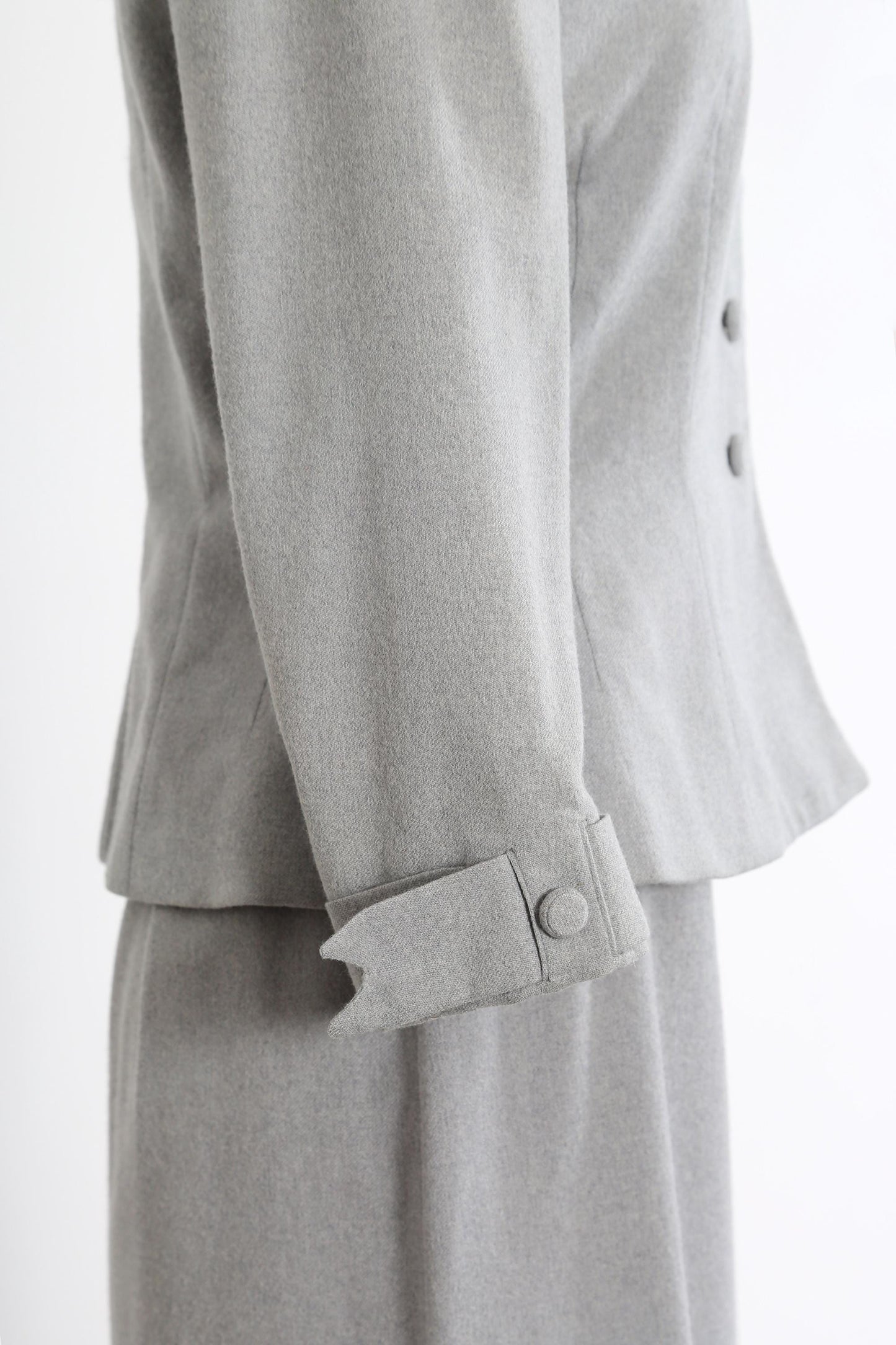 Vintage 1940s gray wool Courtshire Fashion 2pc suit