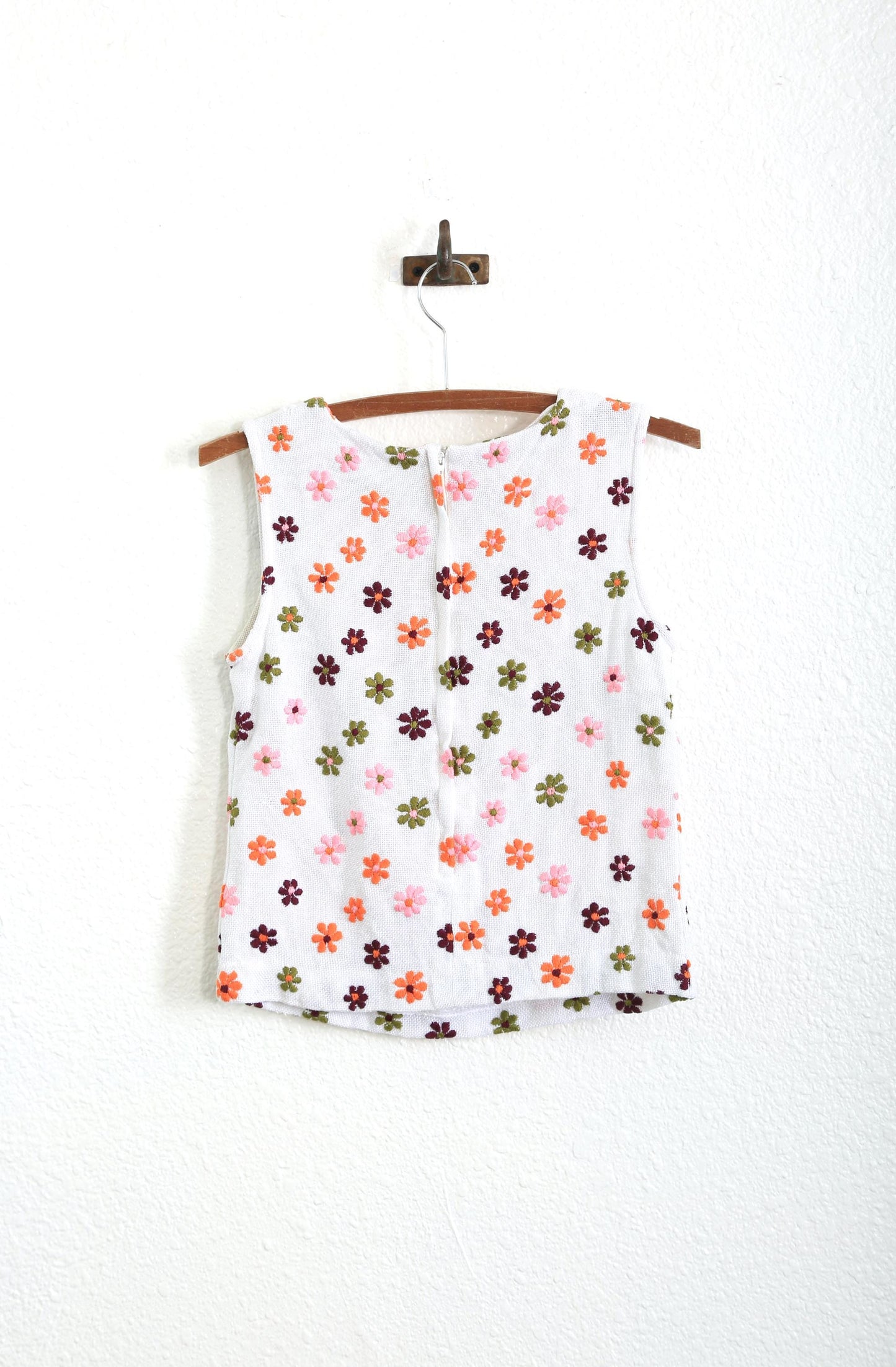 Vintage 1960s embroidered floral Daisy woven tank top