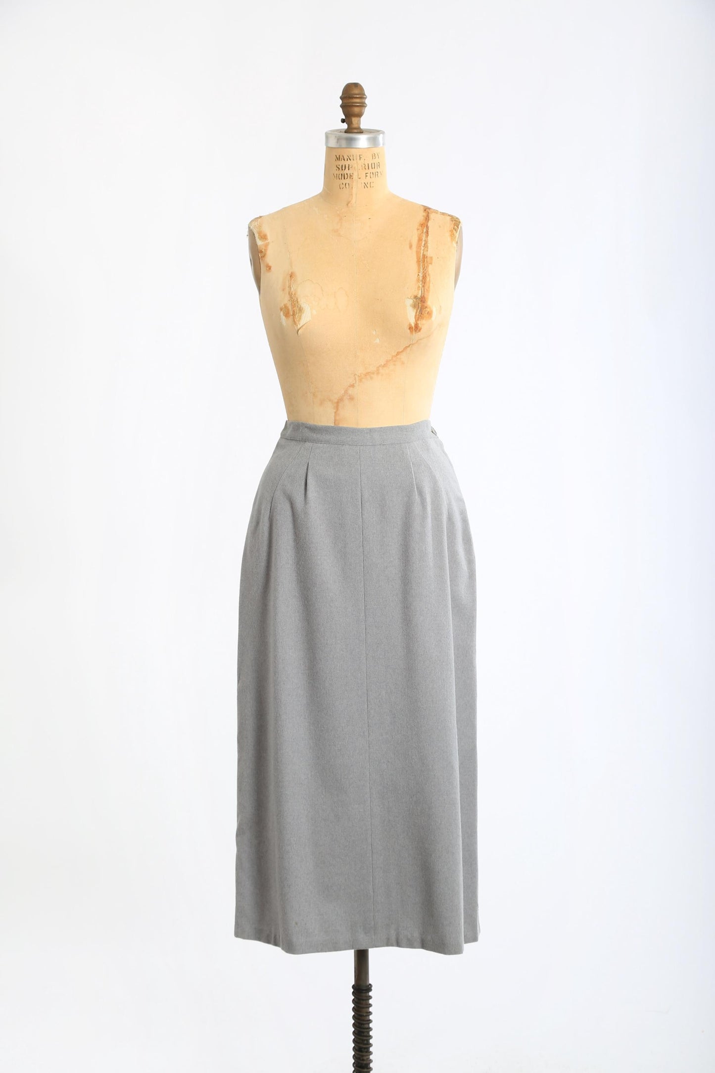 Vintage 1940s gray wool Courtshire Fashion 2pc suit