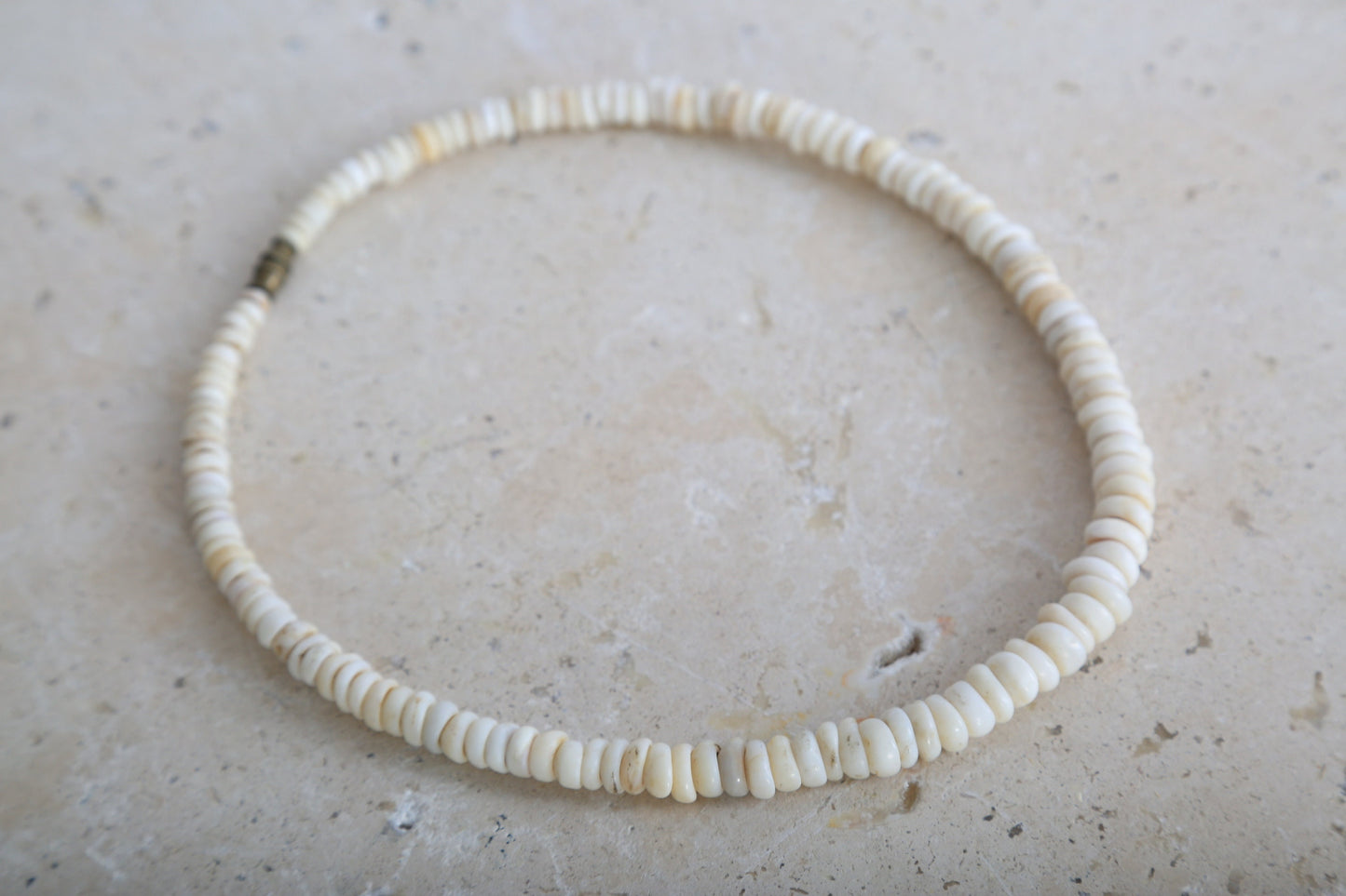 Vintage Native American Puka shell choker necklace
