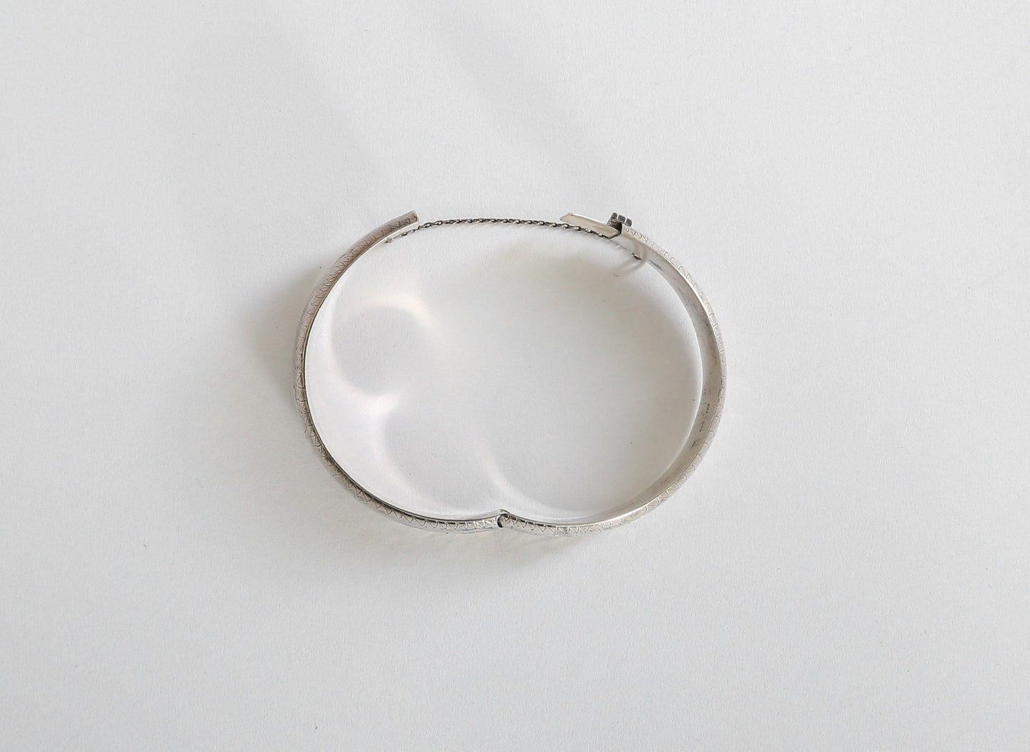 Vintage Sterling Silver Engraved hinged Bangle Bracelet 20.4g