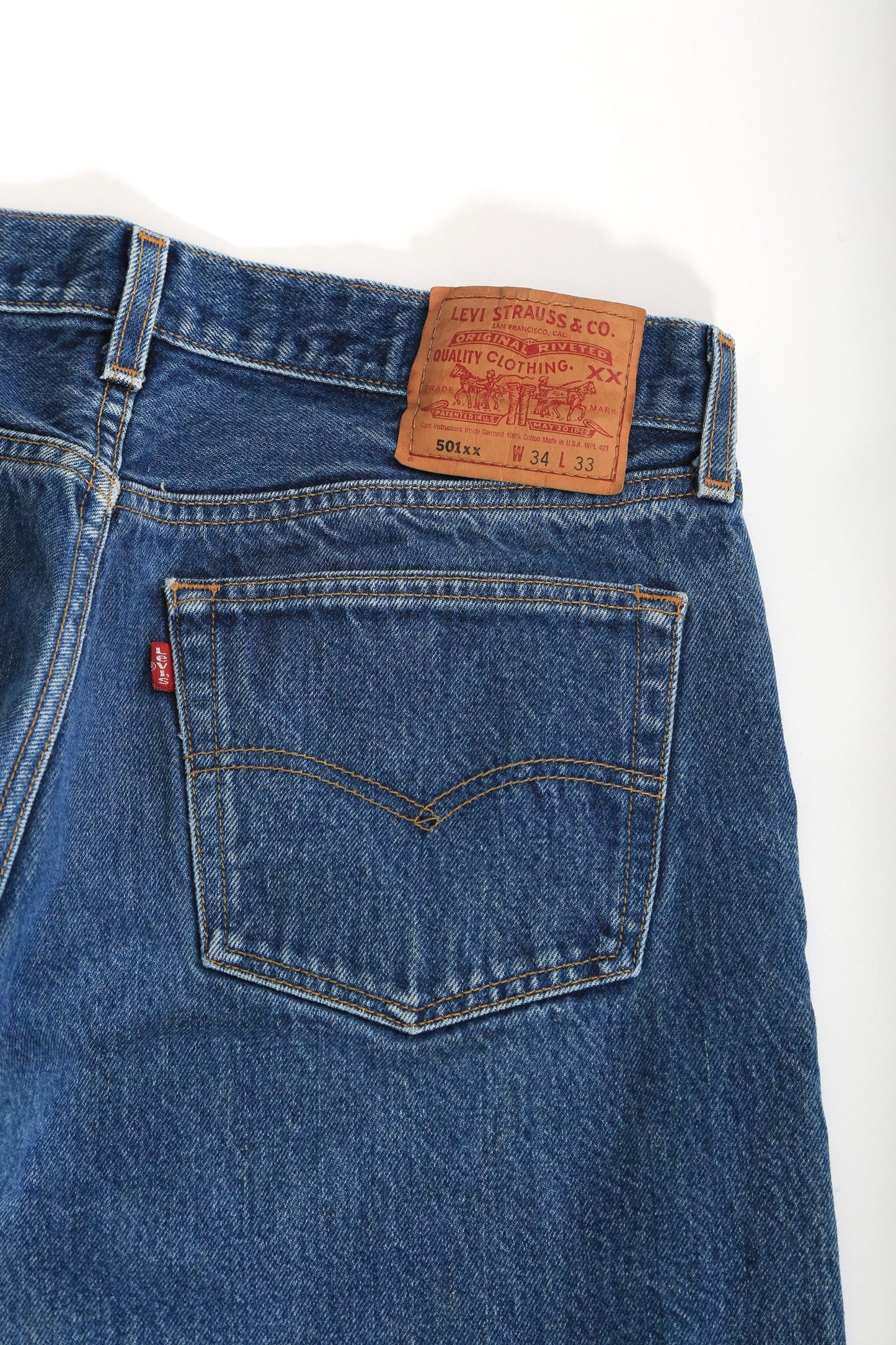 501XX button fly Levis blue jeans W33 L29.5