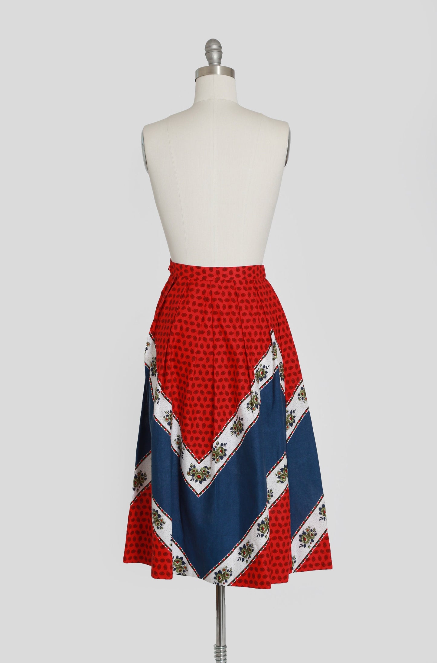Lanz floral skirt | Vintage 50s 60s red, white and blue floral cotton skirt