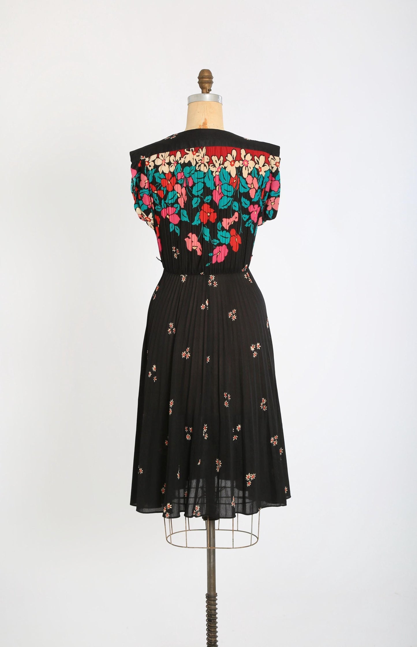 Jt by JODY of California dress | Vintage 70s sheer floral pleated dress