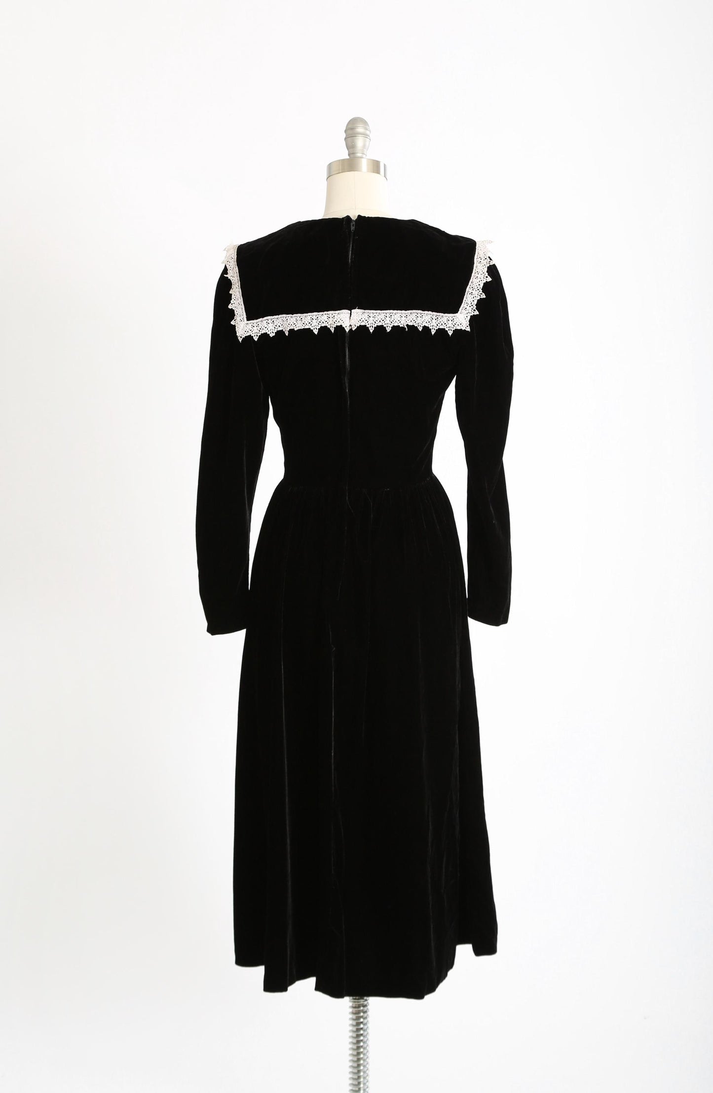 Vintage 90s black velvet long sleeve crochet dress