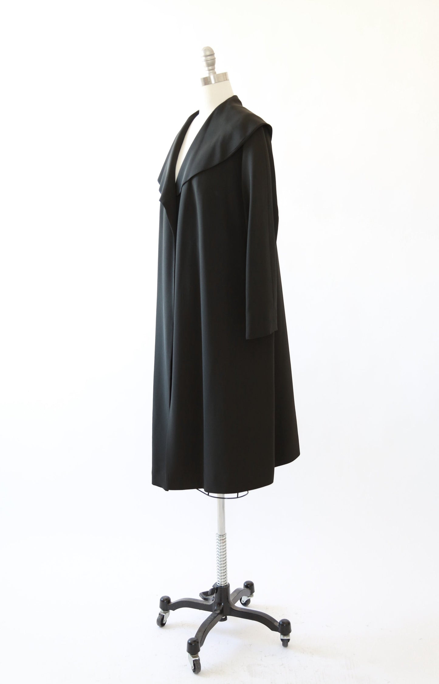 Vintage 40s black swing coat jacket