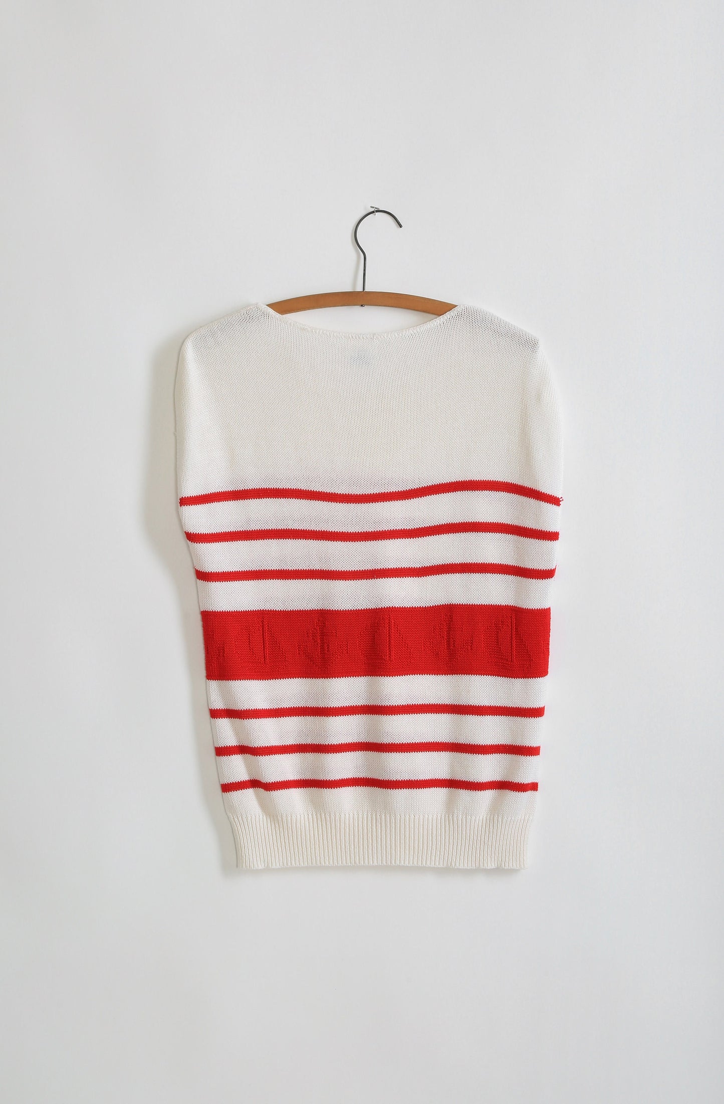 80s Nautical red striped anchor sailboat knit sweater