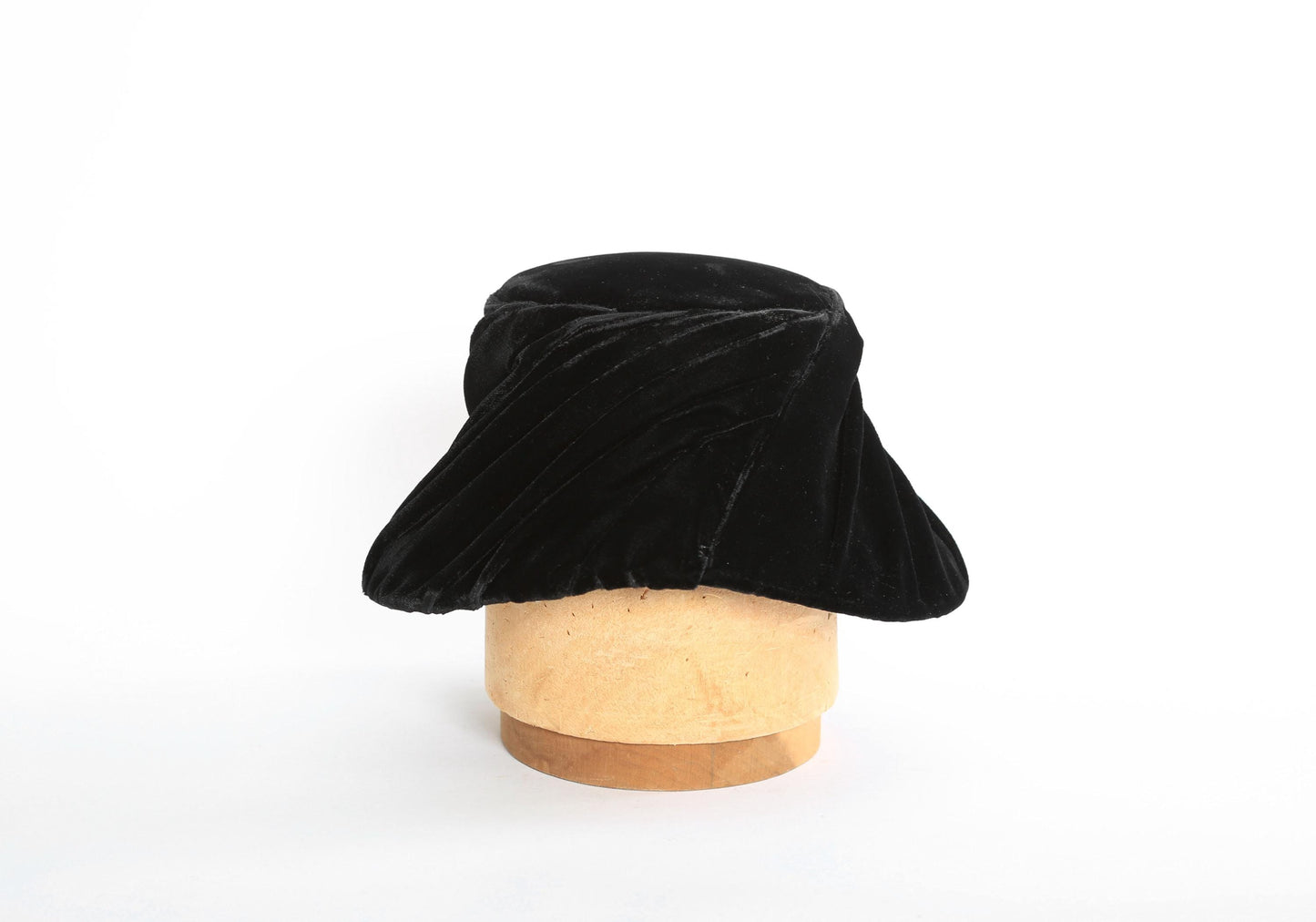 Vintage 40s high crown twisted black velvet hat