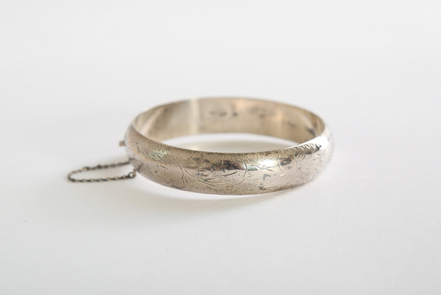 Vintage Sterling Silver Engraved hinged Bangle Bracelet 20.4g