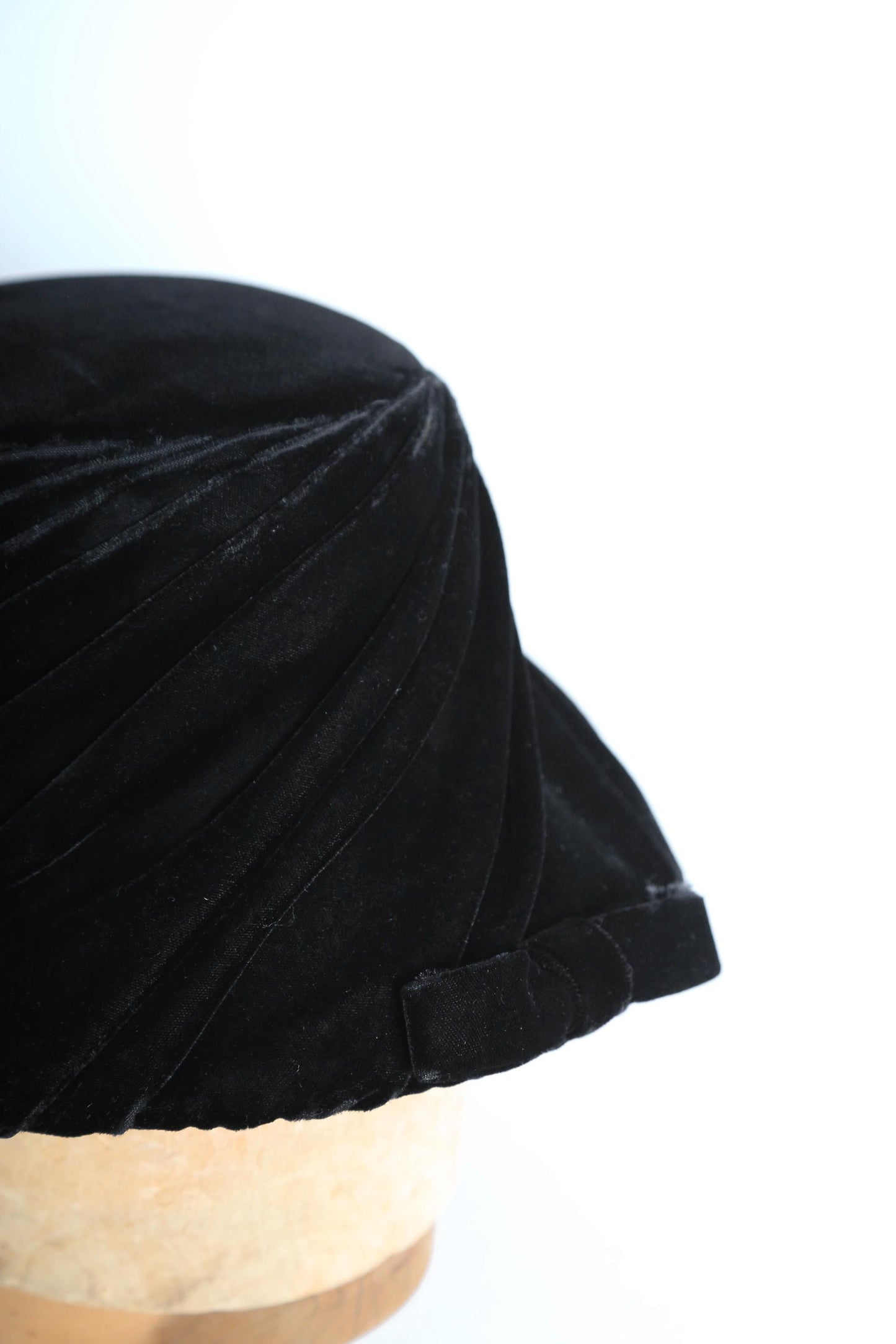 Vintage 40s high crown twisted black velvet hat