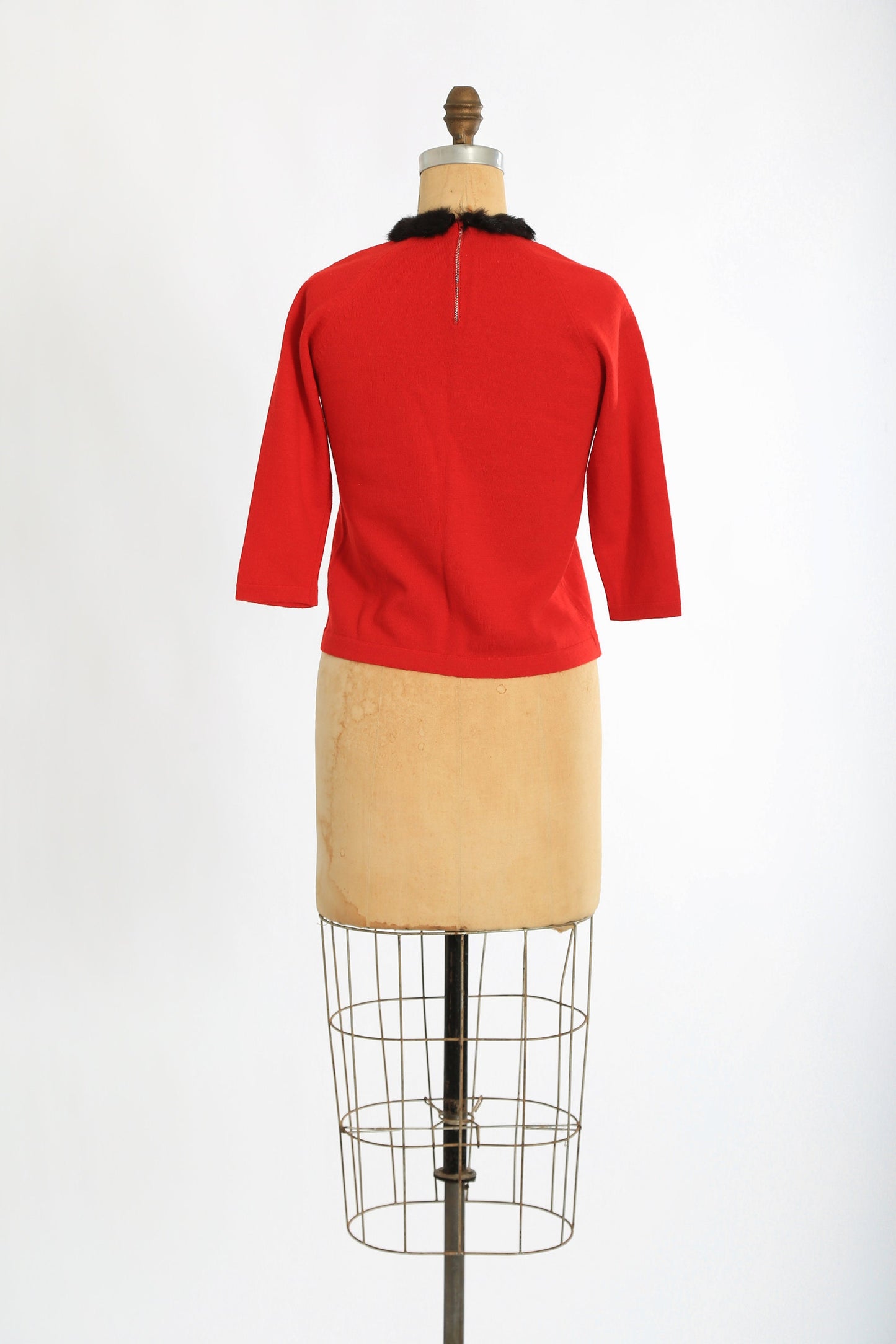 Vintage 1950s Italian Contezioni red wool mink fur collar sweater