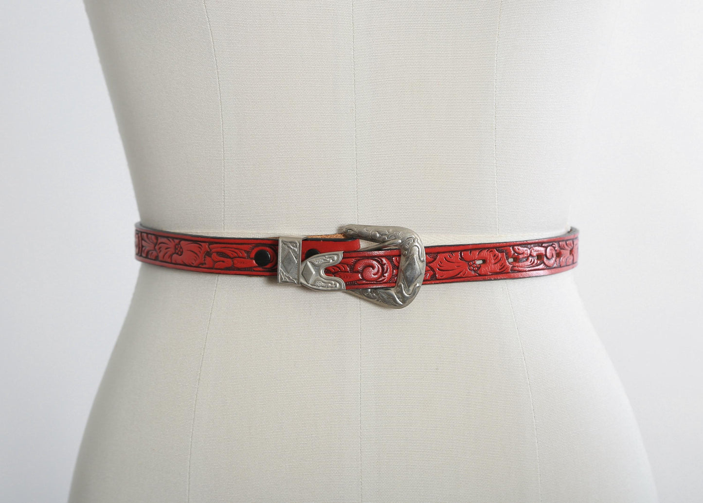 Vintage 80s floral red tooled leather belt | Deadstock 1980s western belt