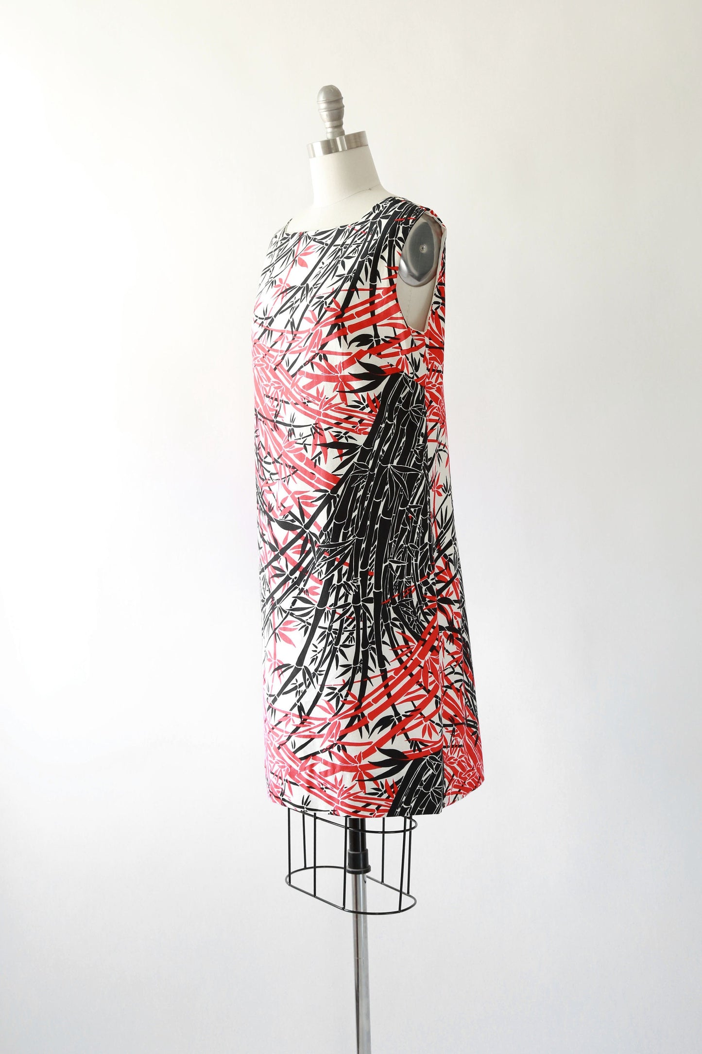 Vintage 60s MOD Bamboo print shift dress