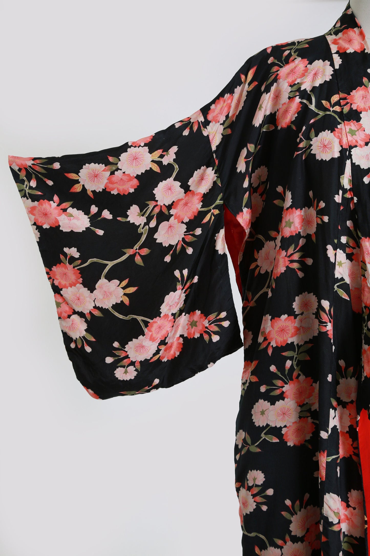 Antique vintage 40s floral silk kimono | 1920s cheery blossom Japanese kimono | kimono wrapper