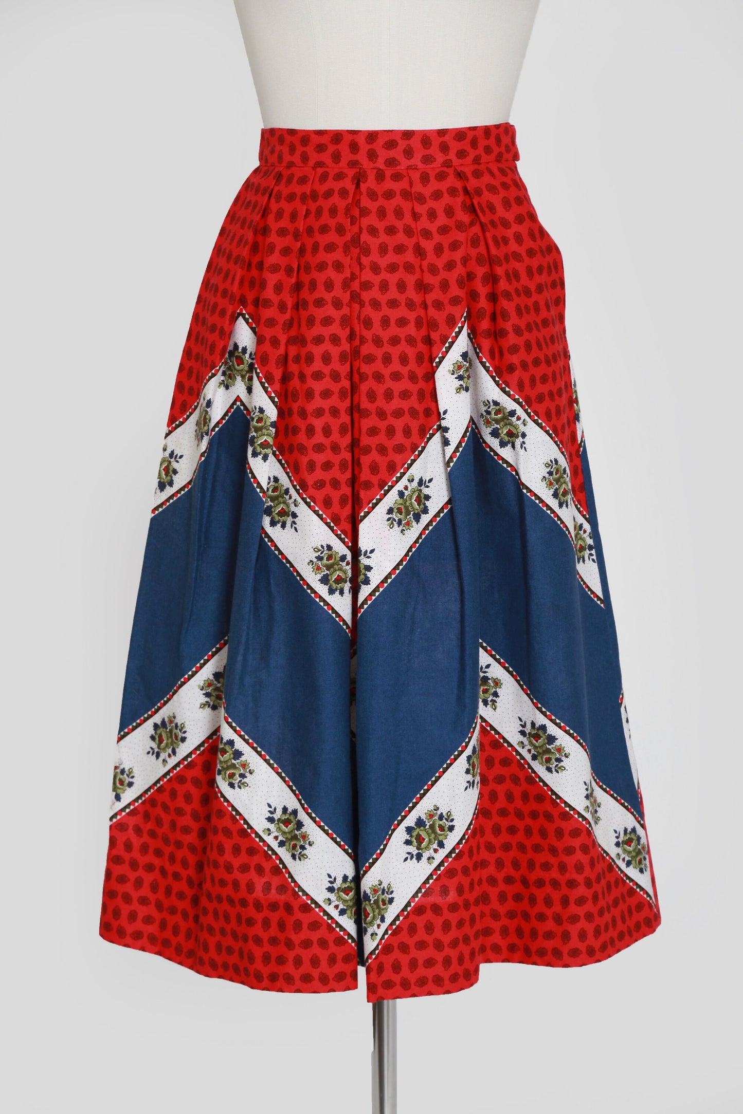 Lanz floral skirt | Vintage 50s 60s red, white and blue floral cotton skirt