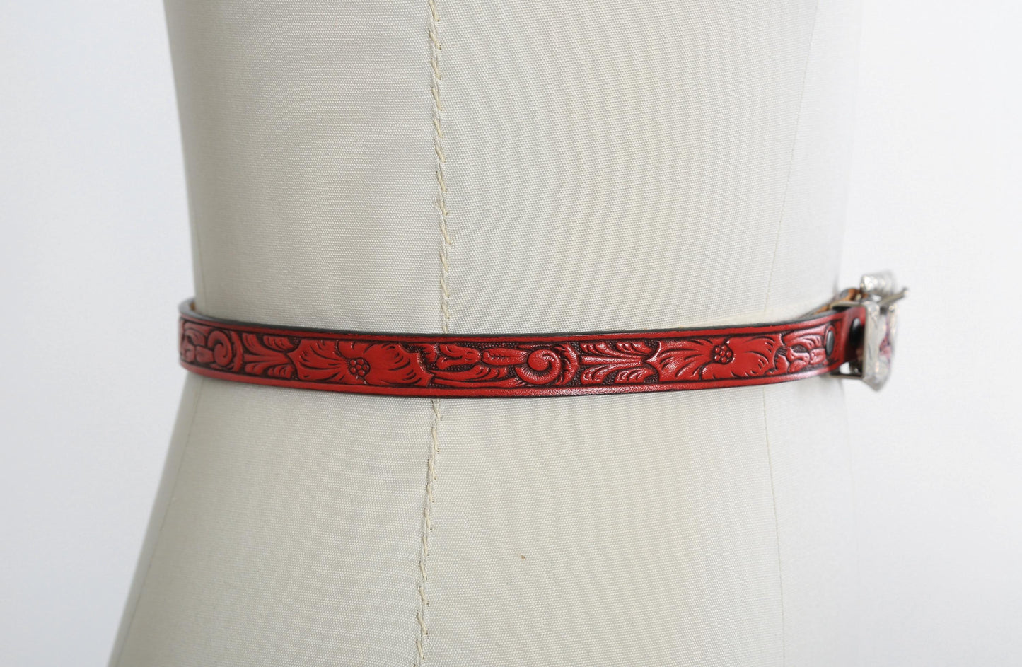 Vintage 80s floral red tooled leather belt | Deadstock 1980s western belt