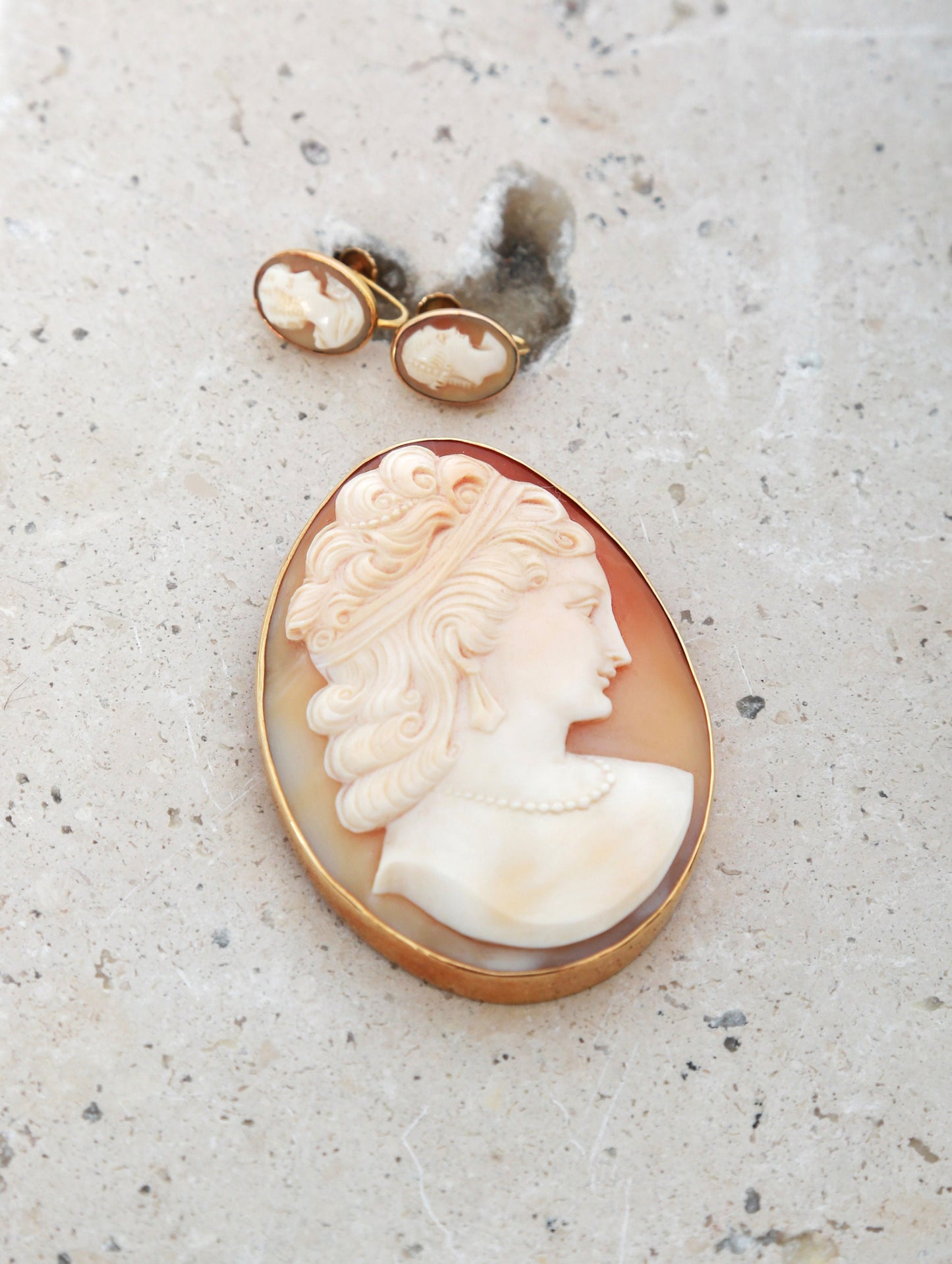 Antique Vintage 14K carved shell Cameo pendant Brooch earring set