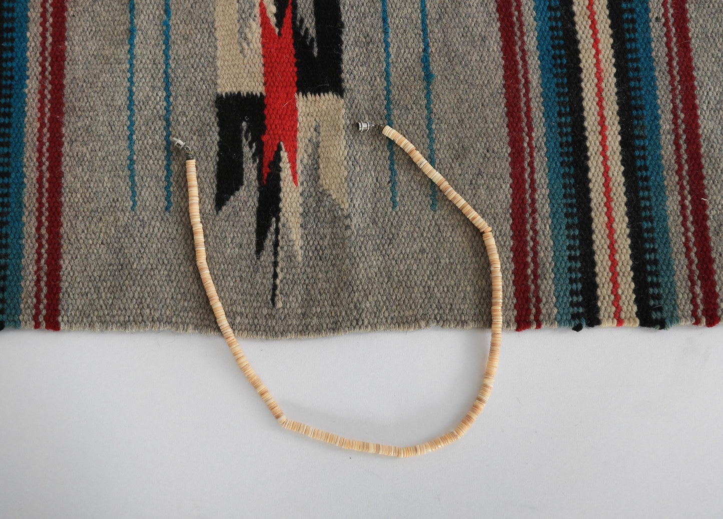 Vintage Native American Sea shell Heishi beaded necklace choker