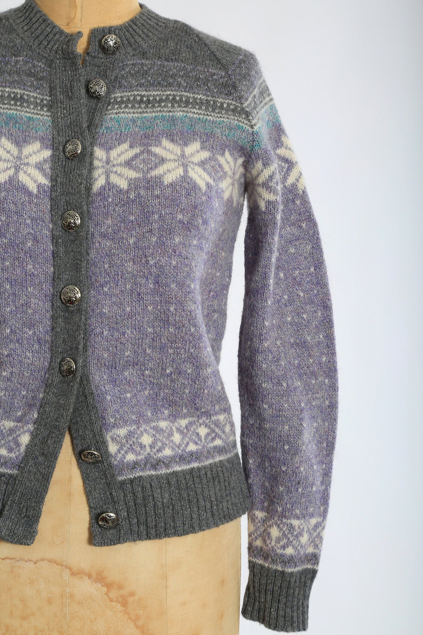 Vintage 80s purple Nordic snowflake knit wool cardigan sweater M