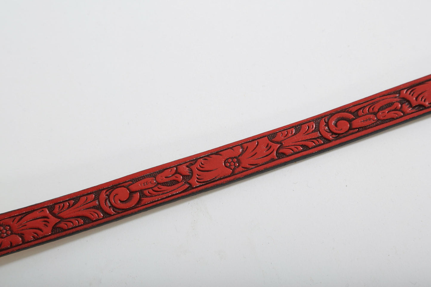 Vintage 80s floral red tooled leather belt | Deadstock 1980s western belt