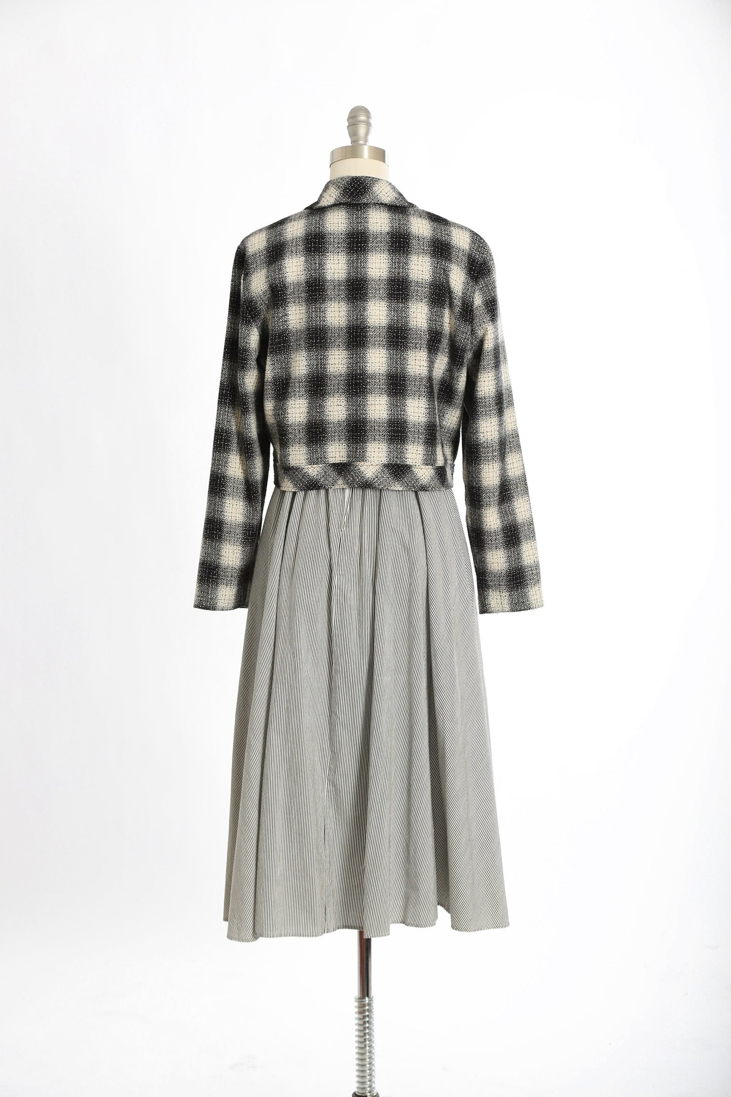 Vintage 90s NYCC black + white cropped woven plaid jacket