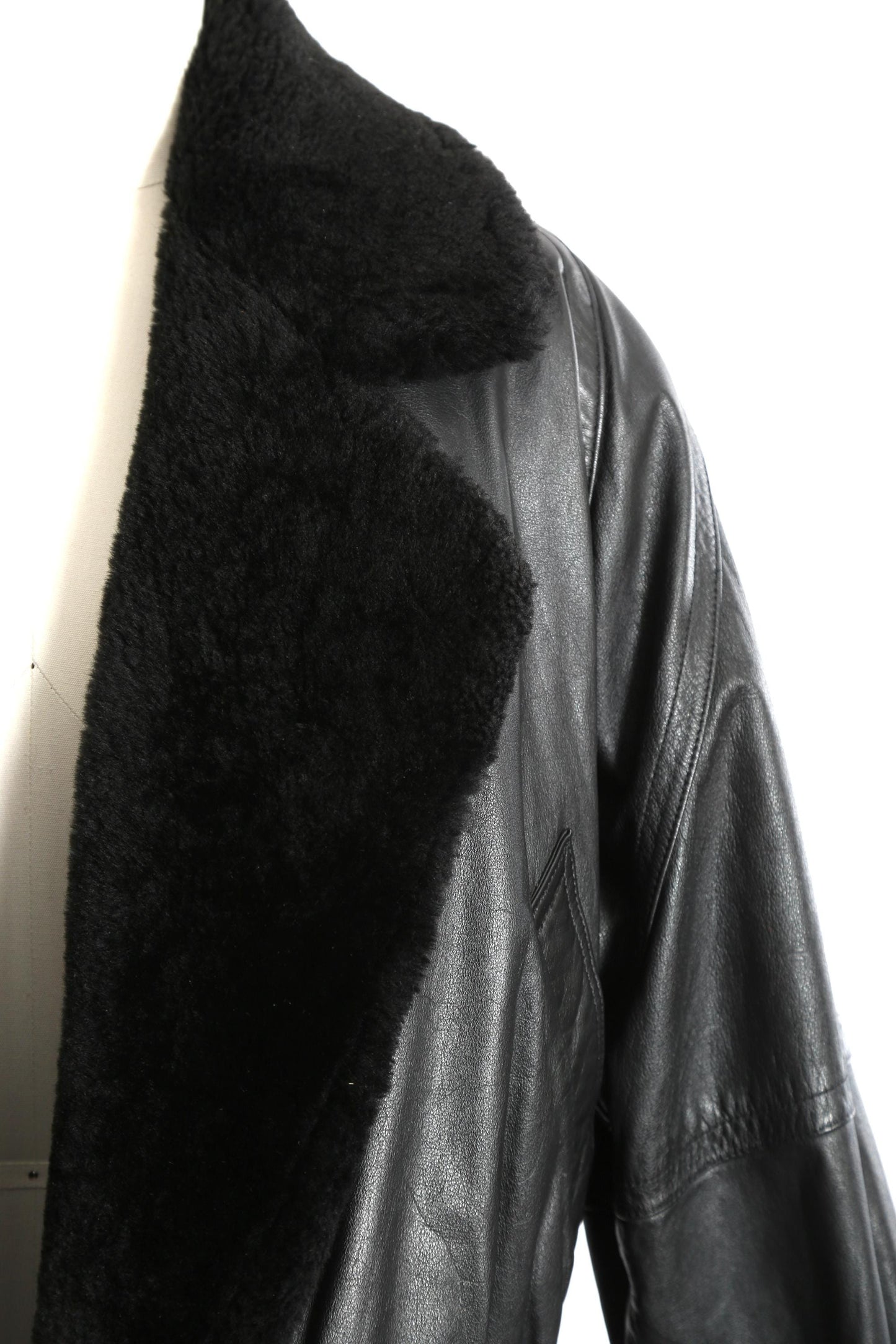Vintage 90s black leather sherpa fur collar jacket