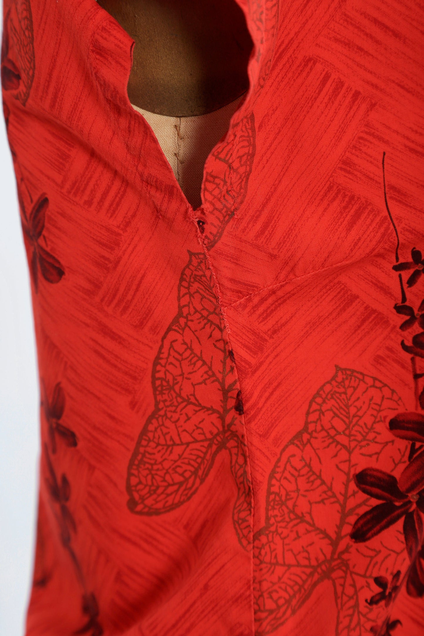 50s Hawaiian shirt | Vintage 1950s red Hawaiian tropical leaf cotton blouse