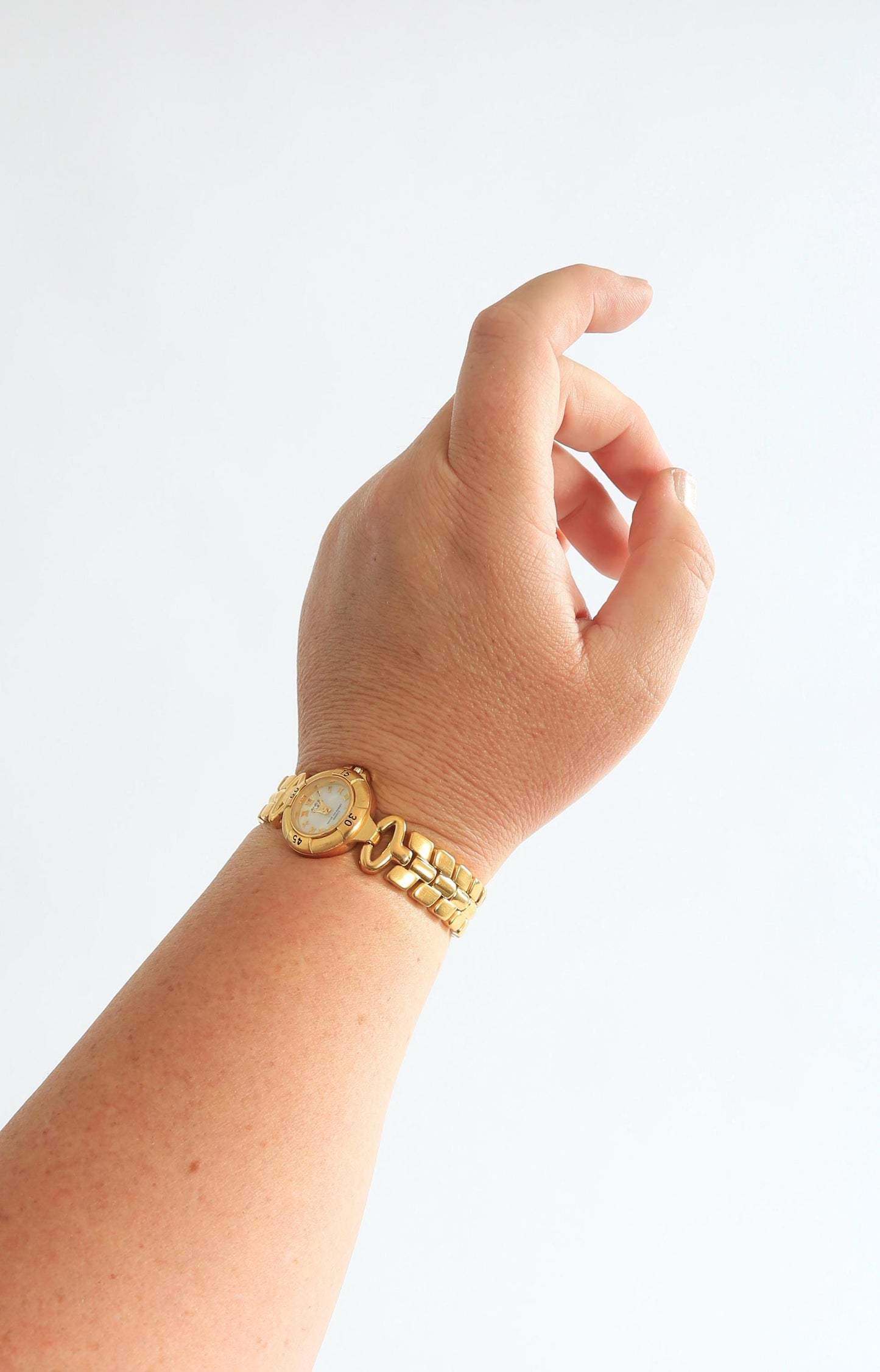 Vintage Anne Klein 753 Bezel Goldtone mother of pearl Swiss made woman's watch