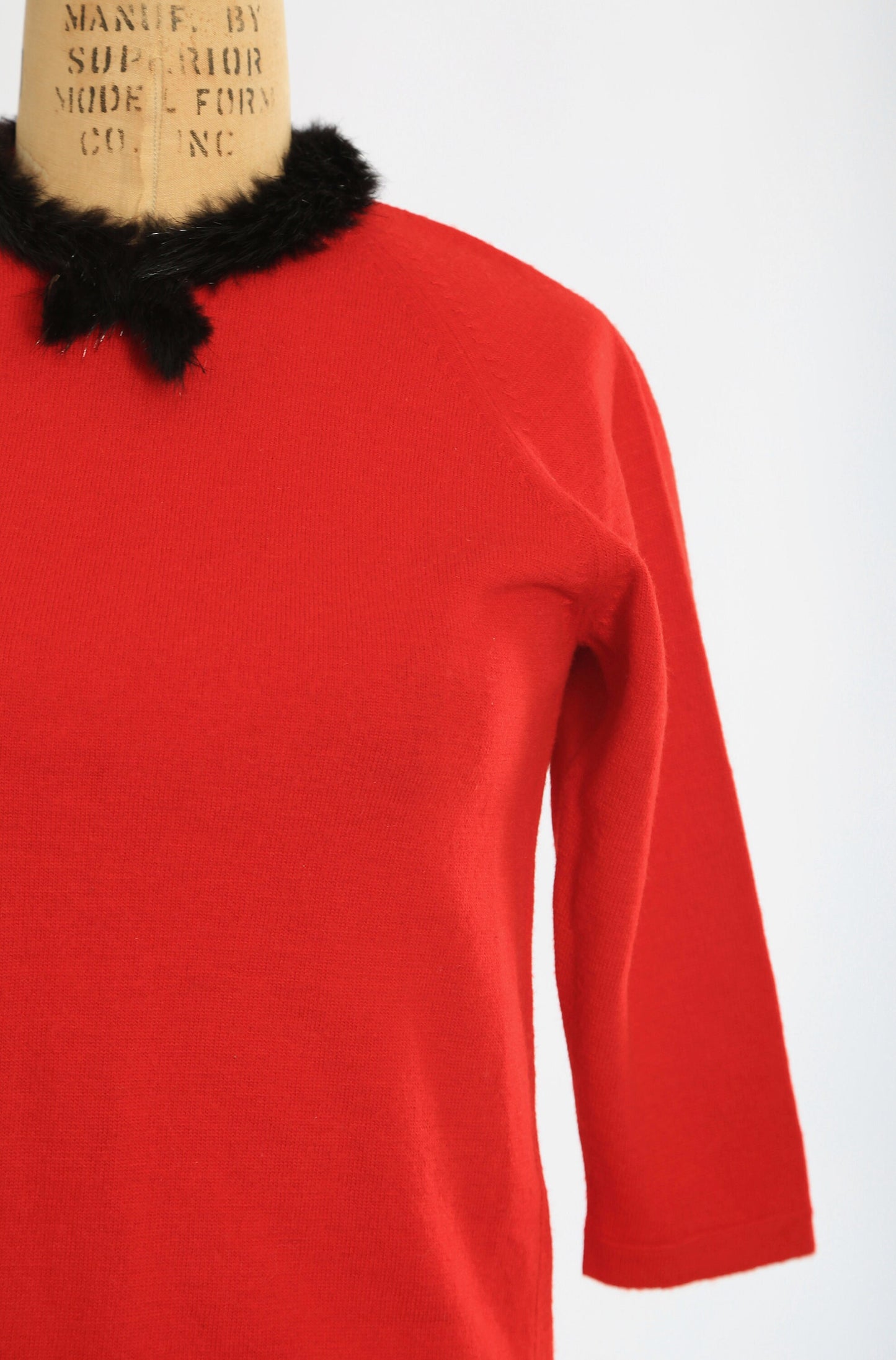 Vintage 1950s Italian Contezioni red wool mink fur collar sweater