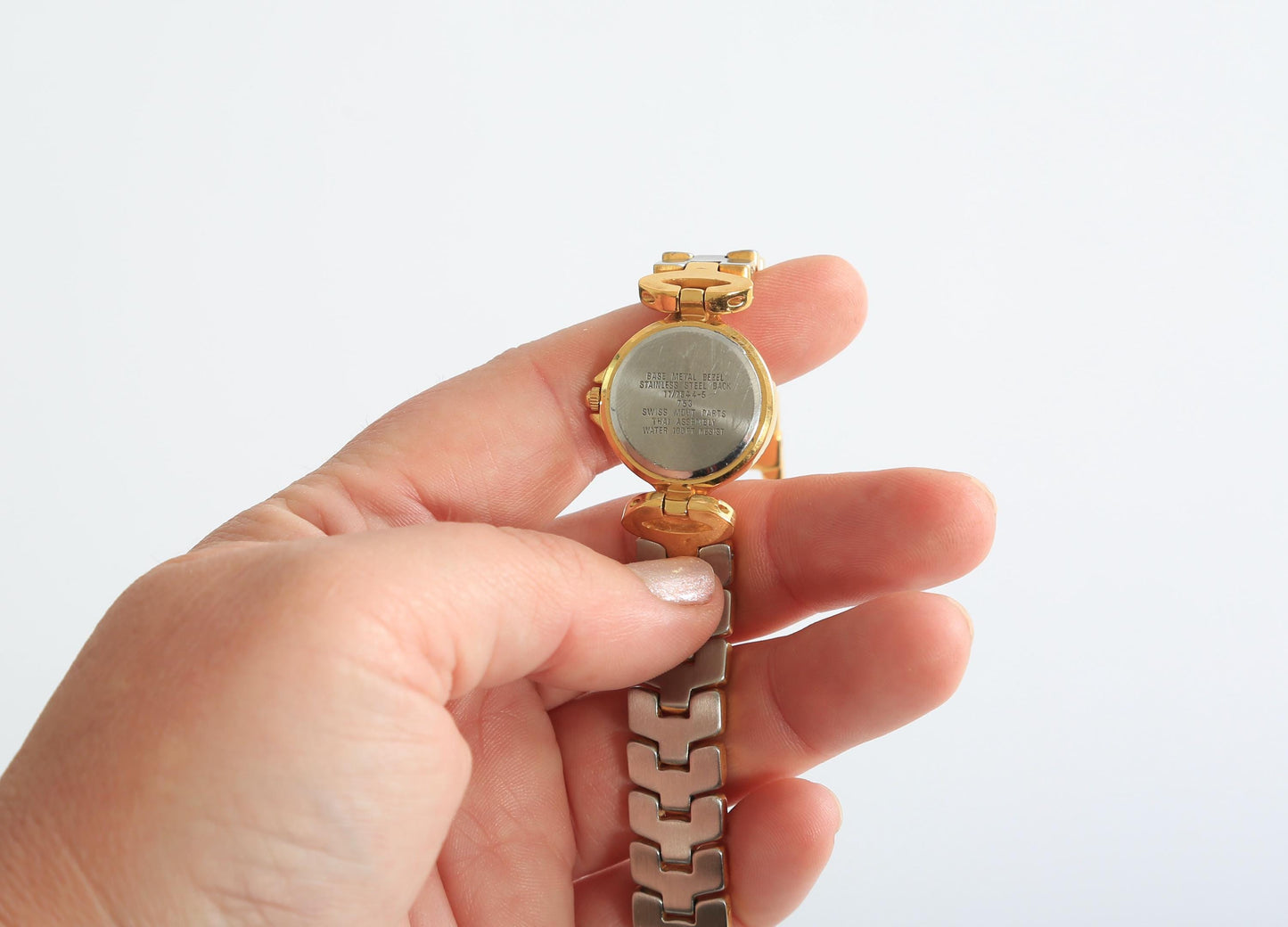 Vintage Anne Klein 753 Bezel Goldtone mother of pearl Swiss made woman's watch