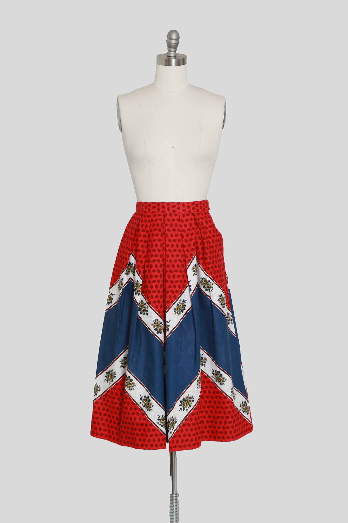Lanz floral skirt | Vintage 50s 60s red, white and blue floral cotton skirt