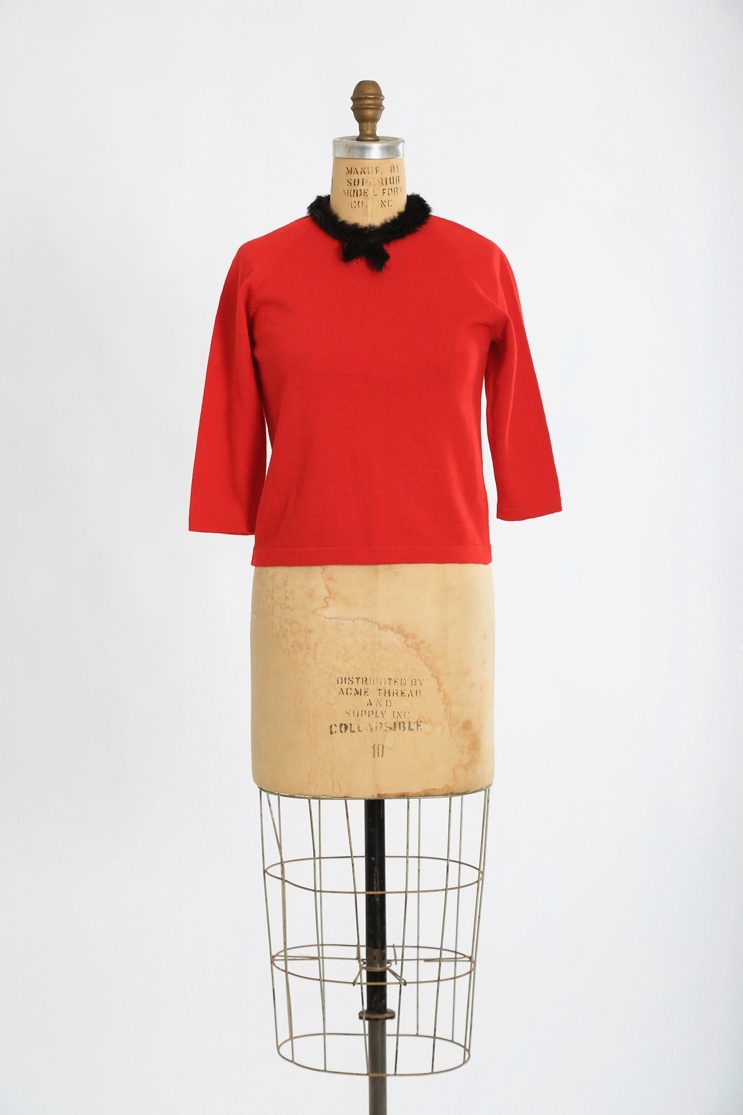 Vintage 1950s Italian Contezioni red wool mink fur collar sweater