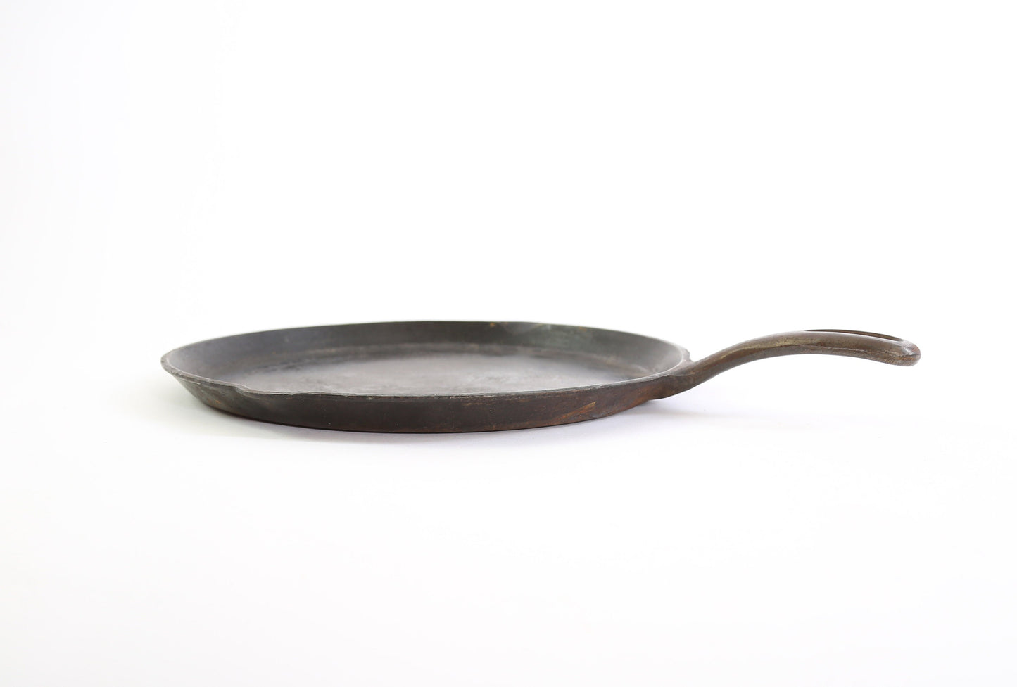 Vintage Griswold cast iron skillet griddle #109
