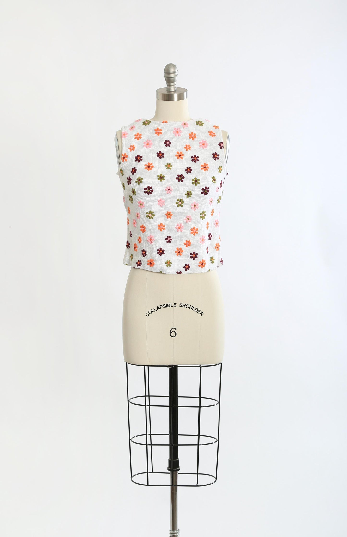 Vintage 1960s embroidered floral Daisy woven tank top