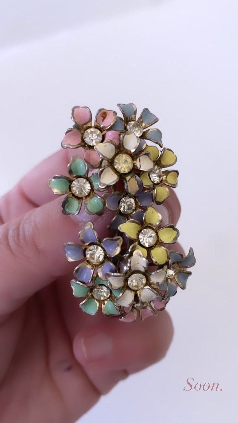 60s pastel rhinestone floral screw back earrings