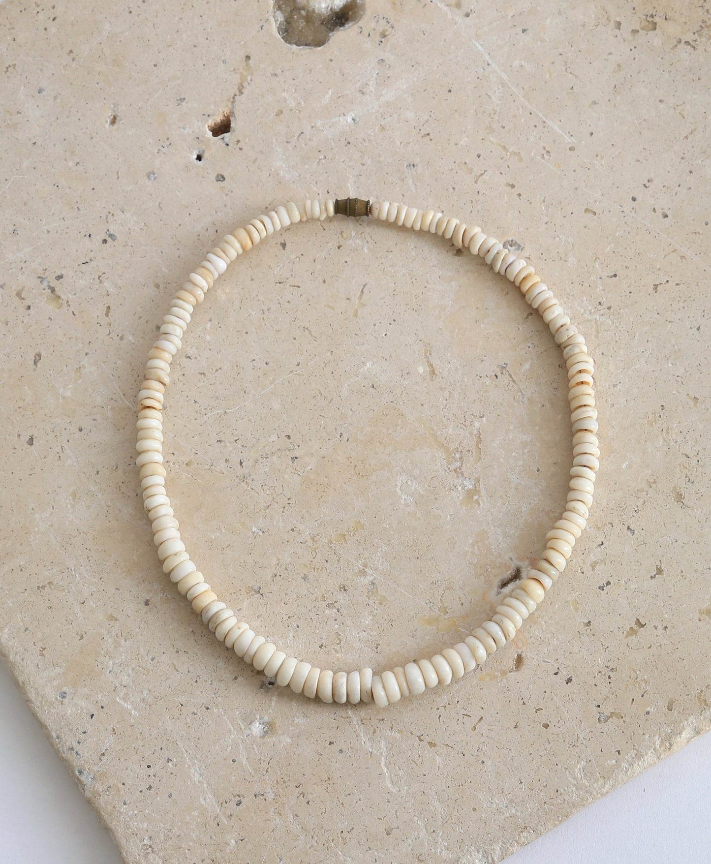 Vintage Native American Puka shell choker necklace