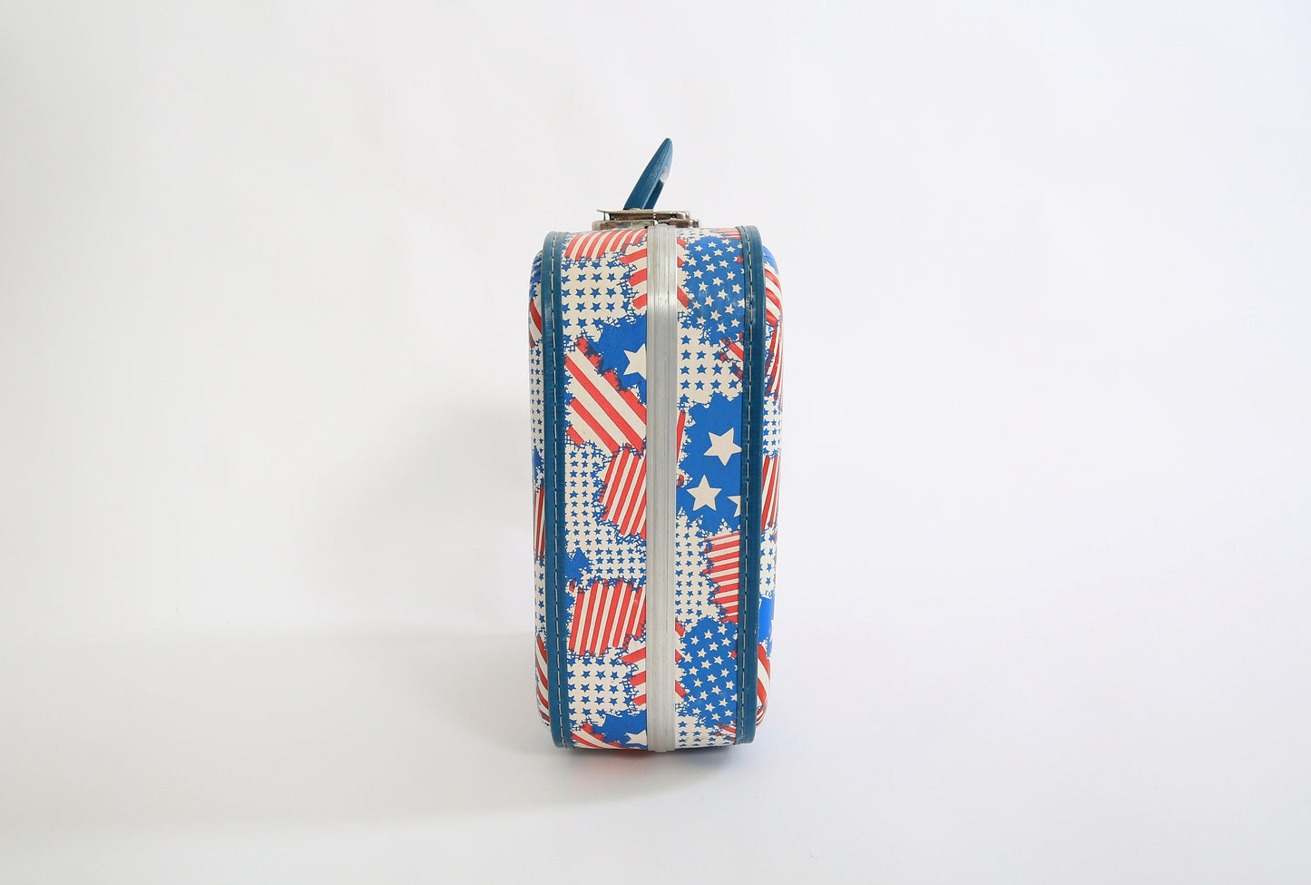 Vintage 1960s American flag suitcase | Americana carry on