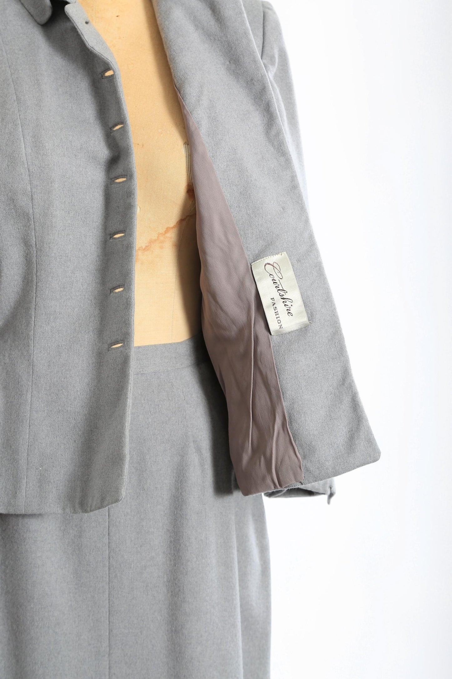 Vintage 1940s gray wool Courtshire Fashion 2pc suit