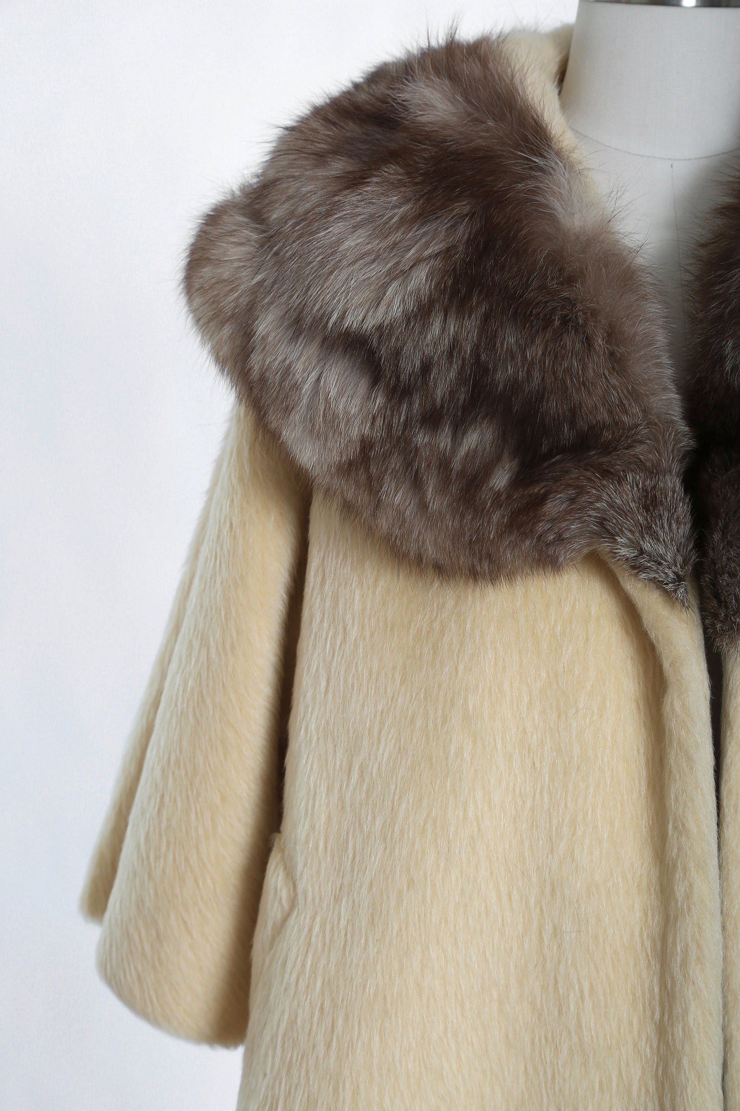 Lilli Ann Paris coat | Vintage 50s Lilli Ann fox fur mohair swing coat