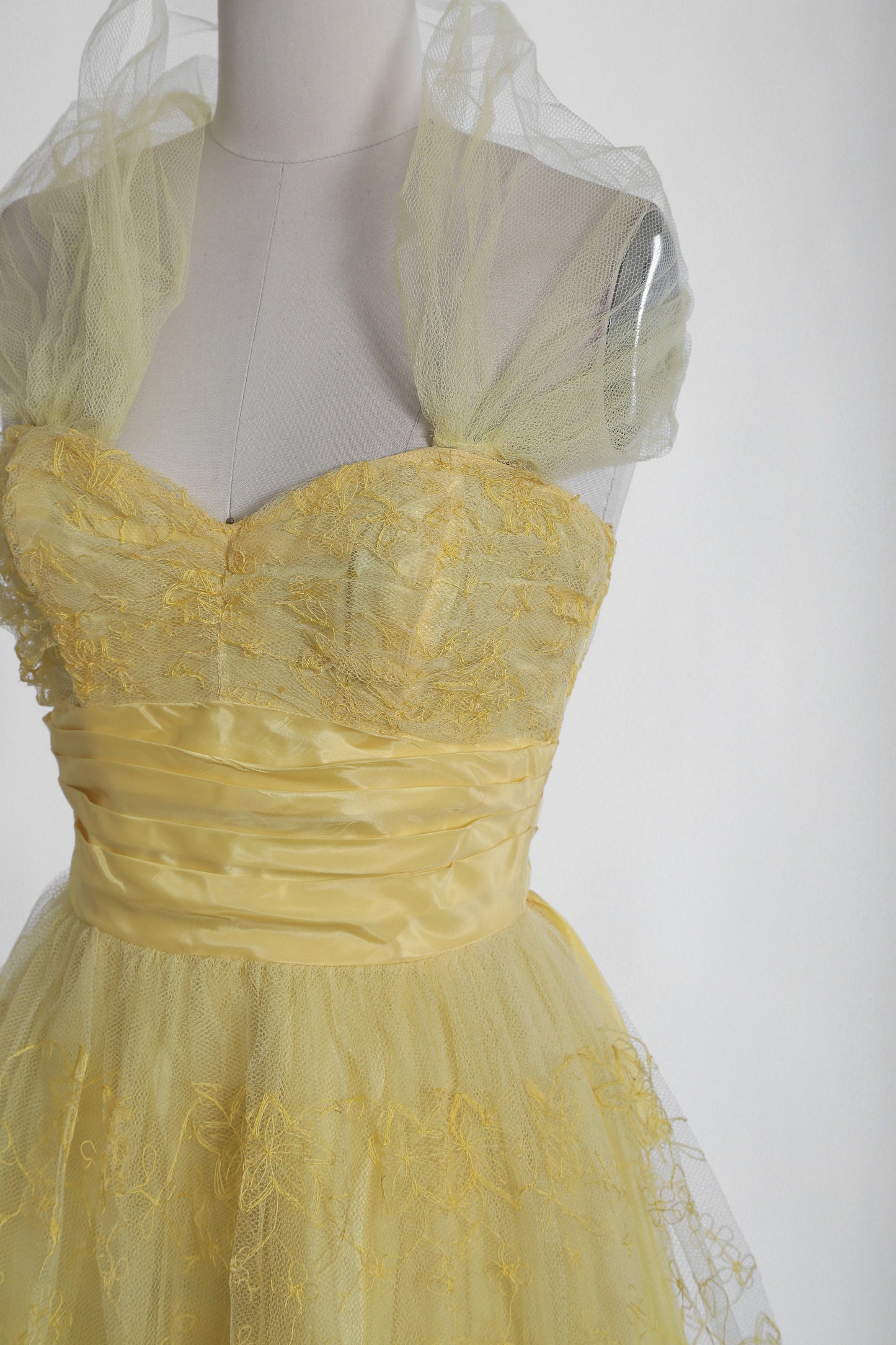 Vintage 1950s yellow floral embroidered tulle wedding dress