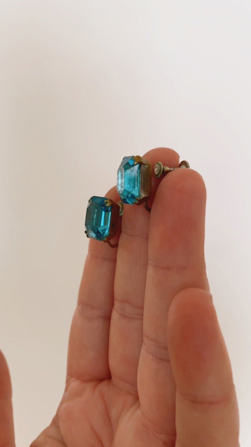 Vintage 1950s blue cut glass emerald cut clip on earrings
