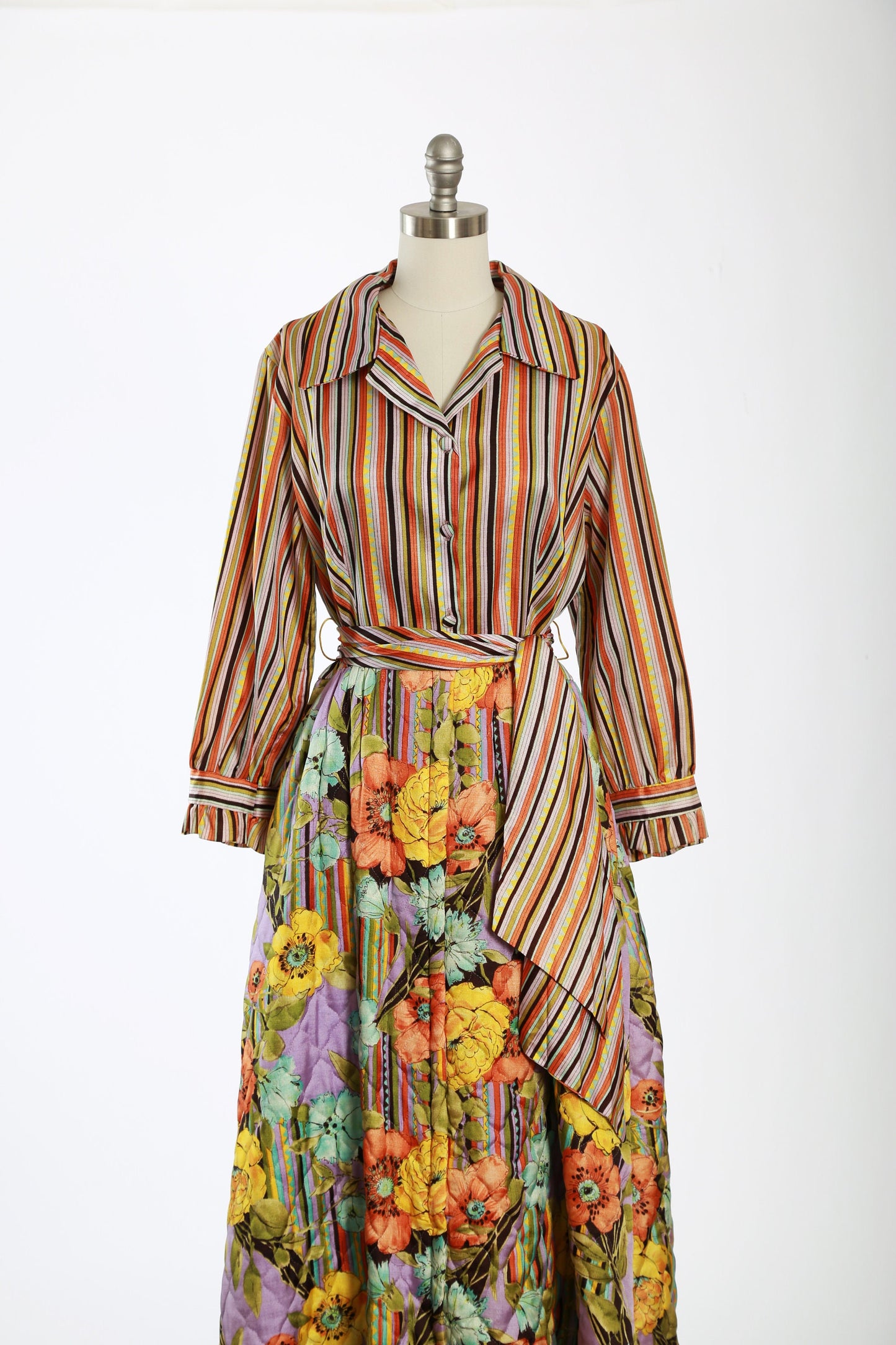 Vintage 1960s quilted floral rainbow striped house dress robe
