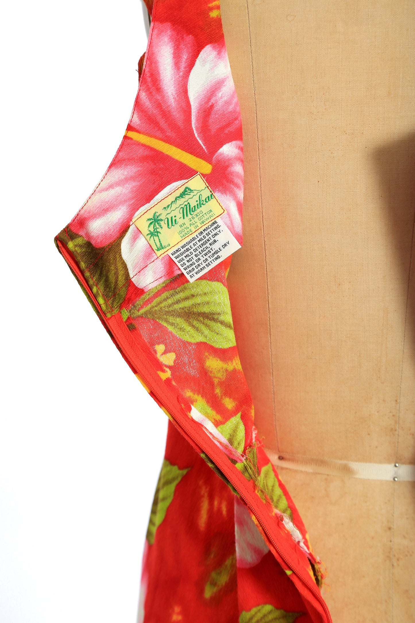 60s Ui - Maikai barkcloth Hawaiian mini dress | Vintage 1960s deadstock Red tropical Hibiscus dress