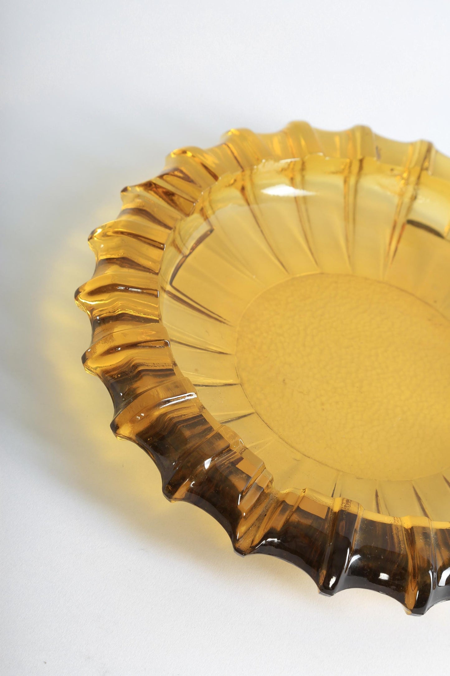 Vintage Blenko Moroccan Hazel Atlas Round Amber Glass Cigar Ashtray Catchall Dish