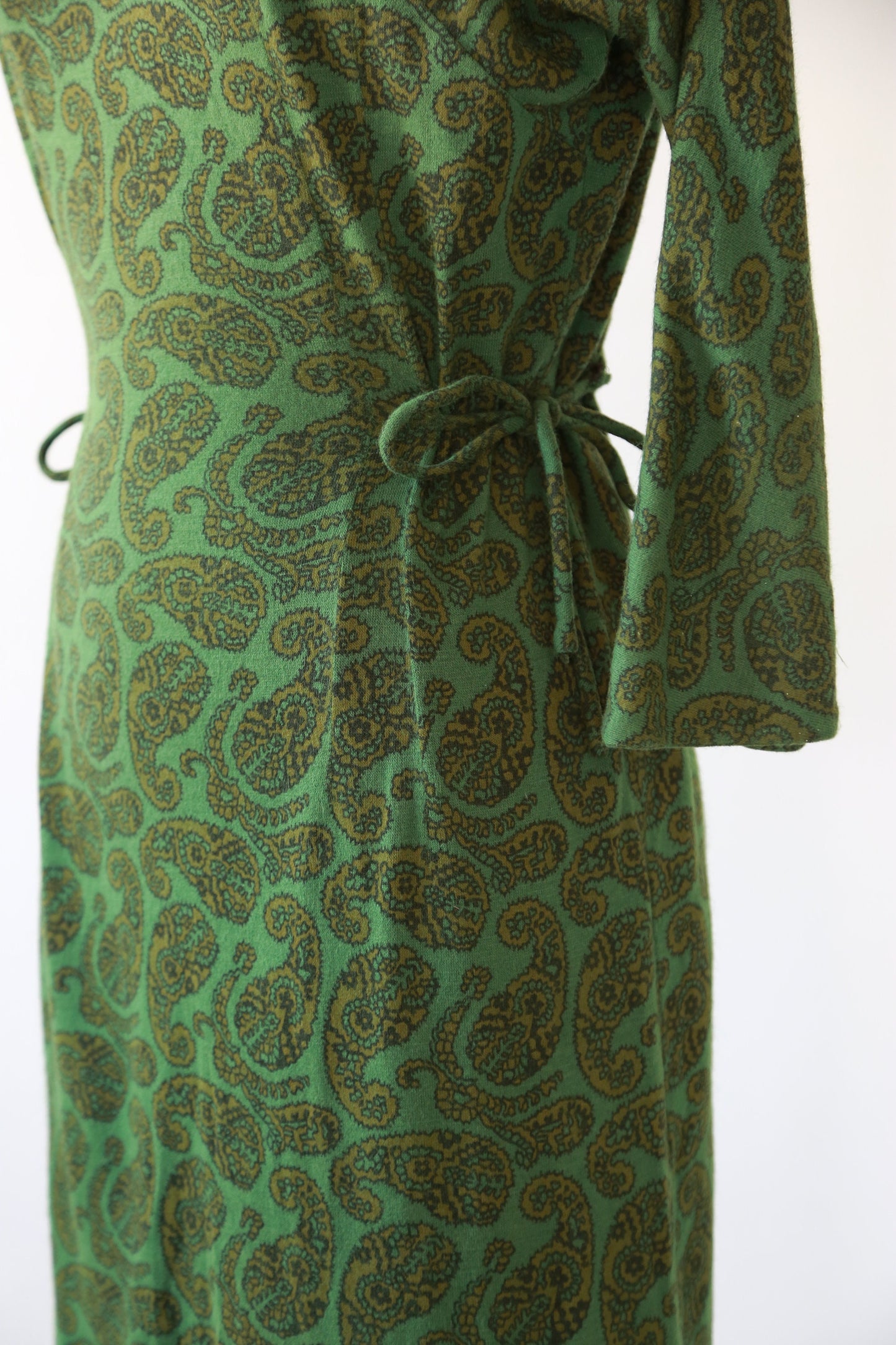 60s Green paisley dress | Vintage 1960s McKettrick green paisley wiggle dress